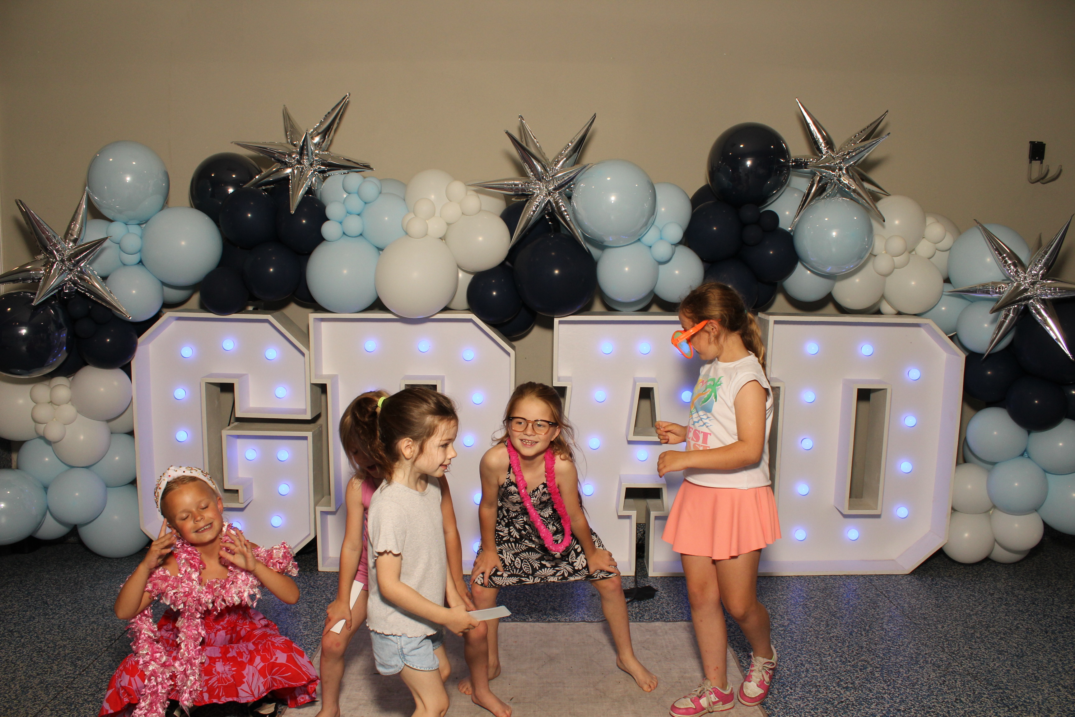 MTCES Class of 2026 | View more photos from the event at gallery.photoboothcincy.com/u/PhotoBoothCincy/MTCES-Class-of-2026