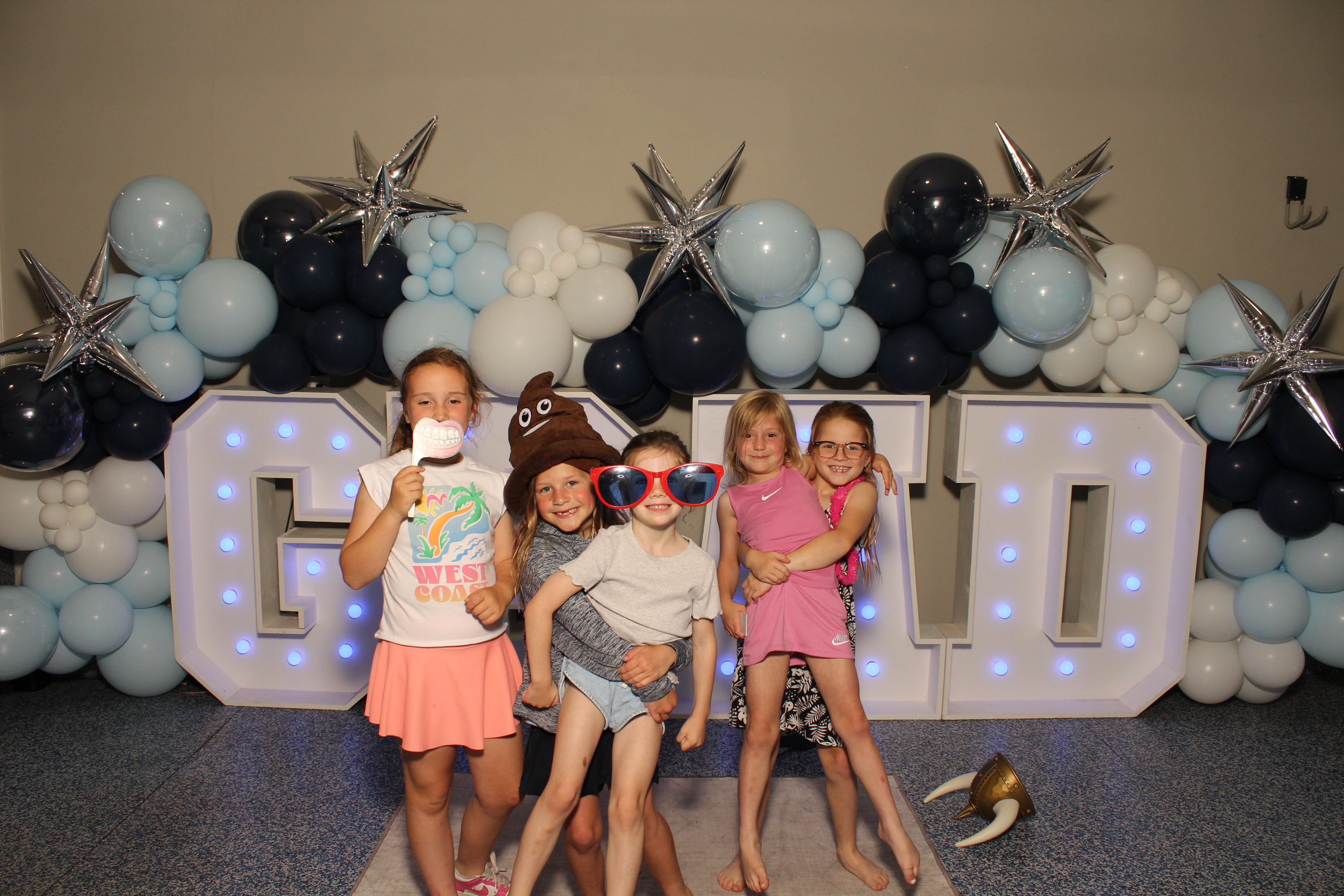 MTCES Class of 2026 | View more photos from the event at gallery.photoboothcincy.com/u/PhotoBoothCincy/MTCES-Class-of-2026
