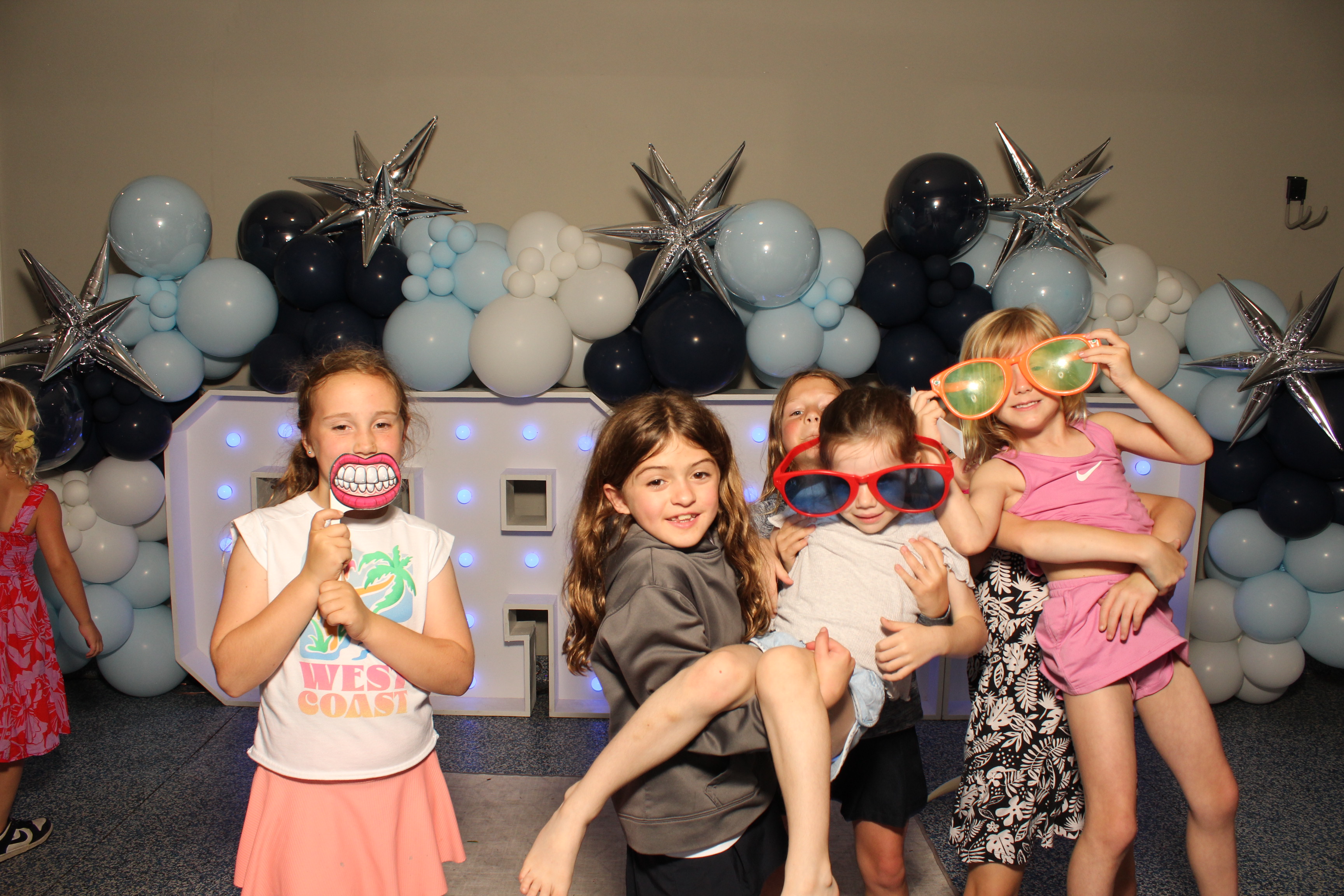 MTCES Class of 2026 | View more photos from the event at gallery.photoboothcincy.com/u/PhotoBoothCincy/MTCES-Class-of-2026