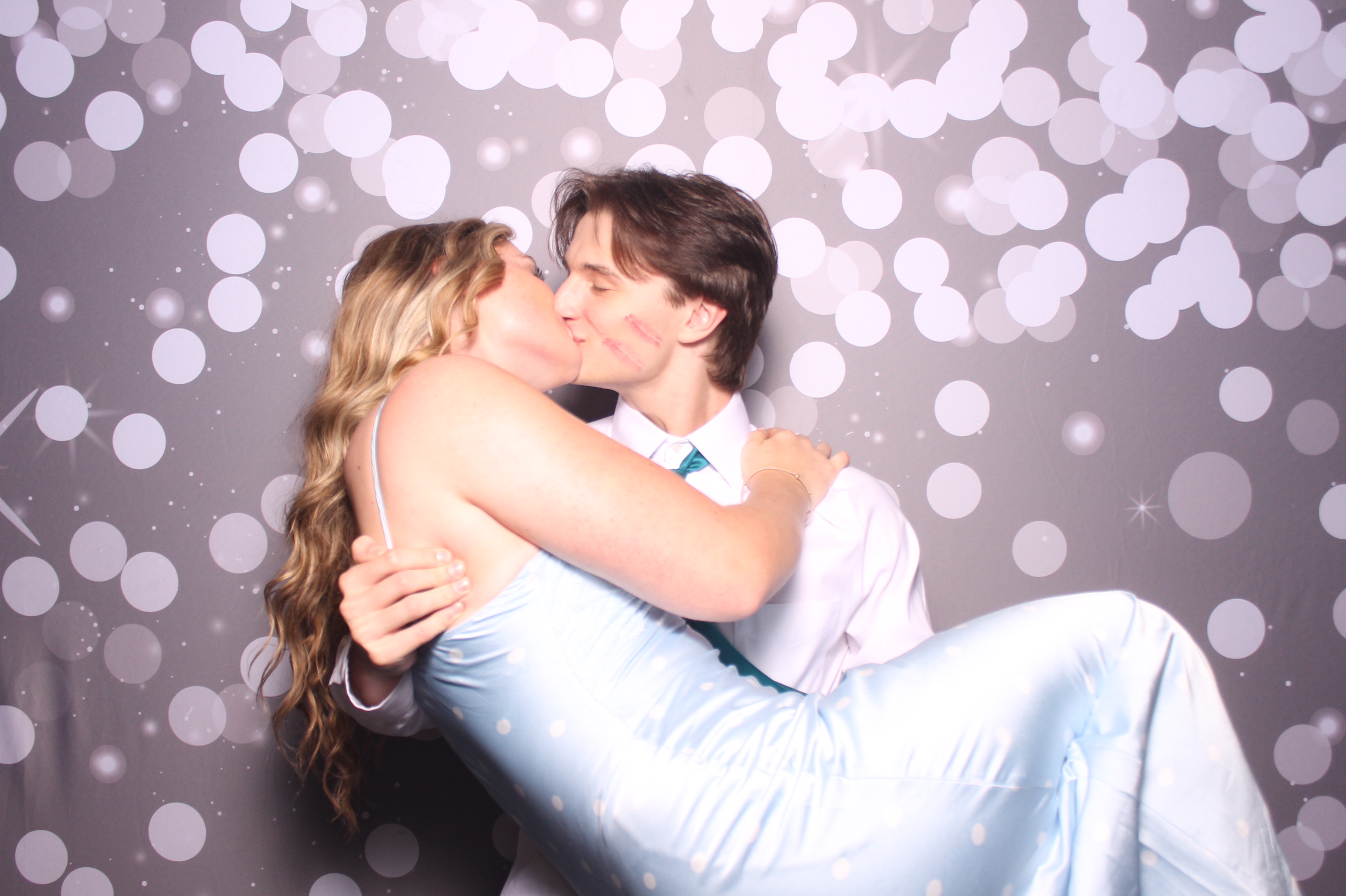 Mackenzie & Davey | View more photos from the event at gallery.photoboothcincy.com/u/PhotoBoothCincy/Mackenzie-Davey