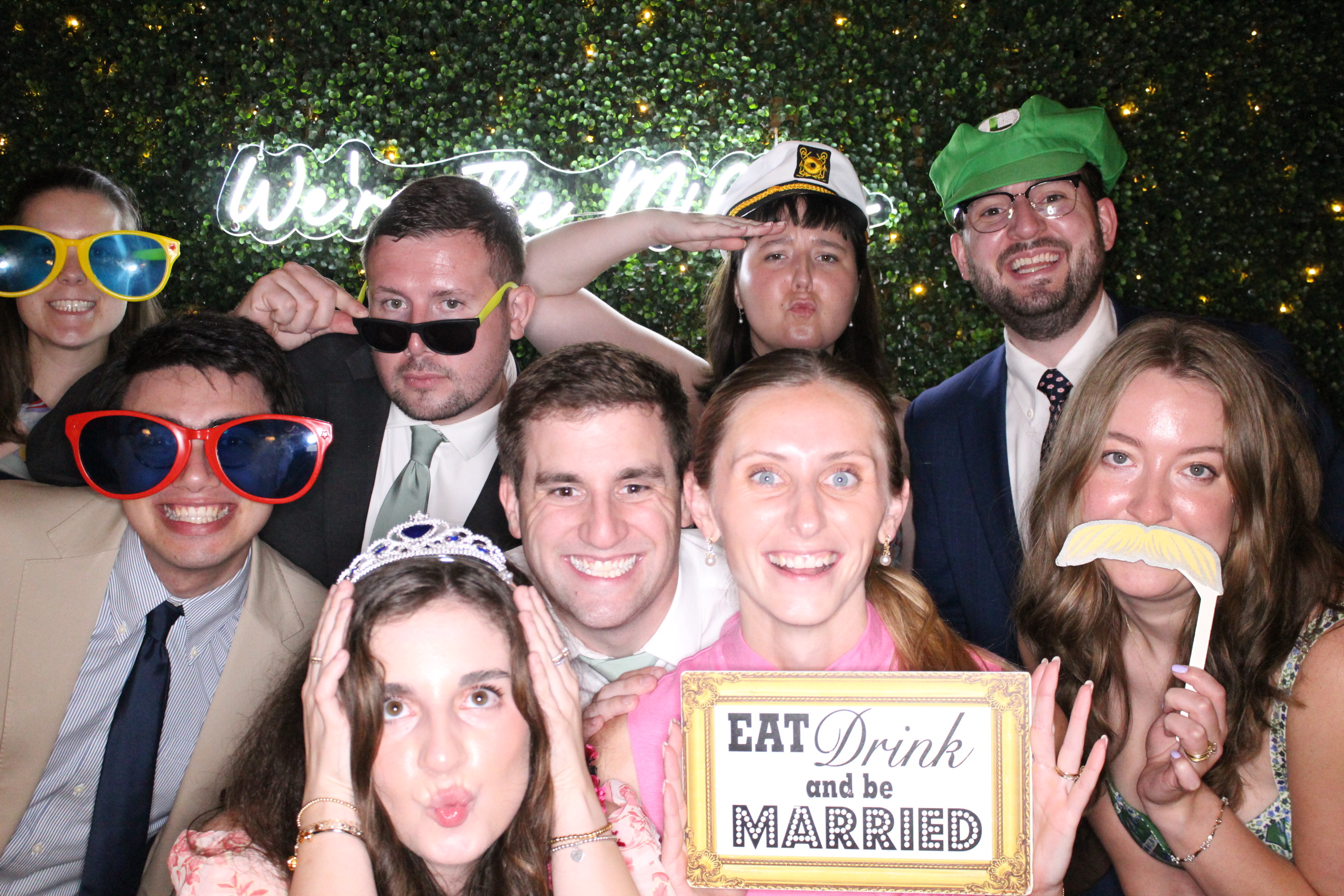 Maddie & Matthew | View more photos from the event at gallery.photoboothcincy.com/u/PhotoBoothCincy/Maddie-Matthew