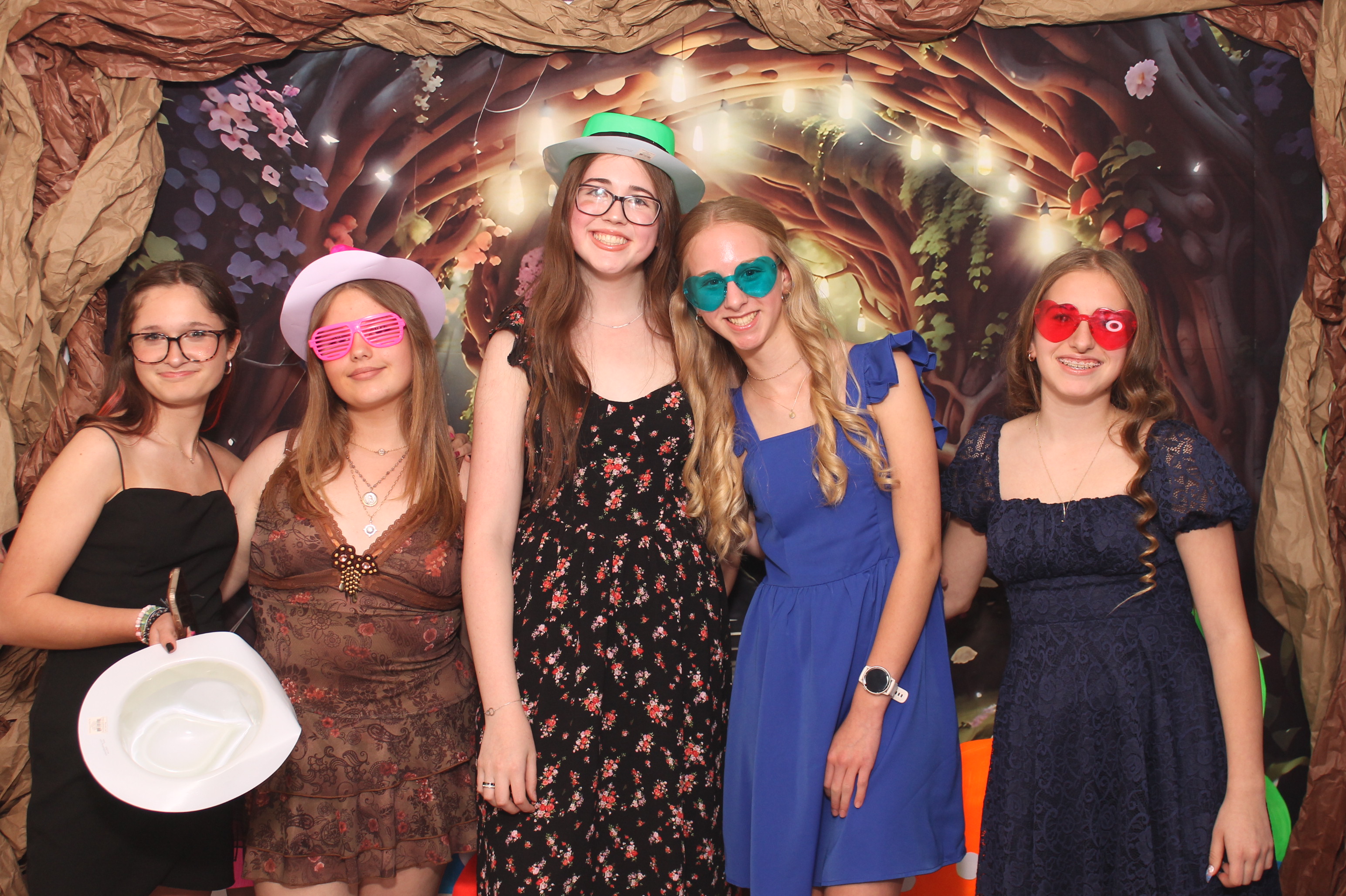 Magsig Spring Fling School Dance | View more photos from the event at gallery.photoboothcincy.com/u/PhotoBoothCincy/Magsig-Spring-Fling-School-Dance