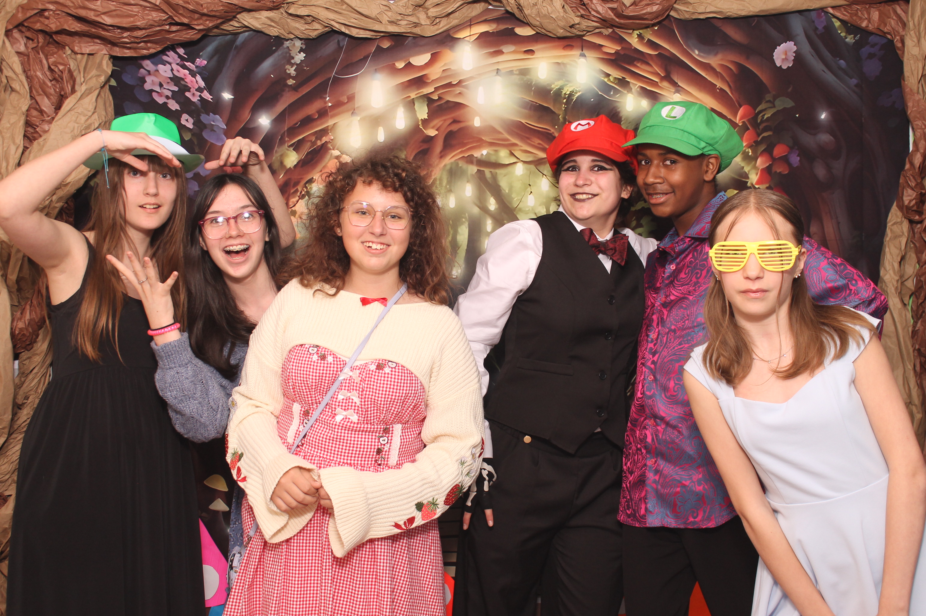 Magsig Spring Fling School Dance | View more photos from the event at gallery.photoboothcincy.com/u/PhotoBoothCincy/Magsig-Spring-Fling-School-Dance