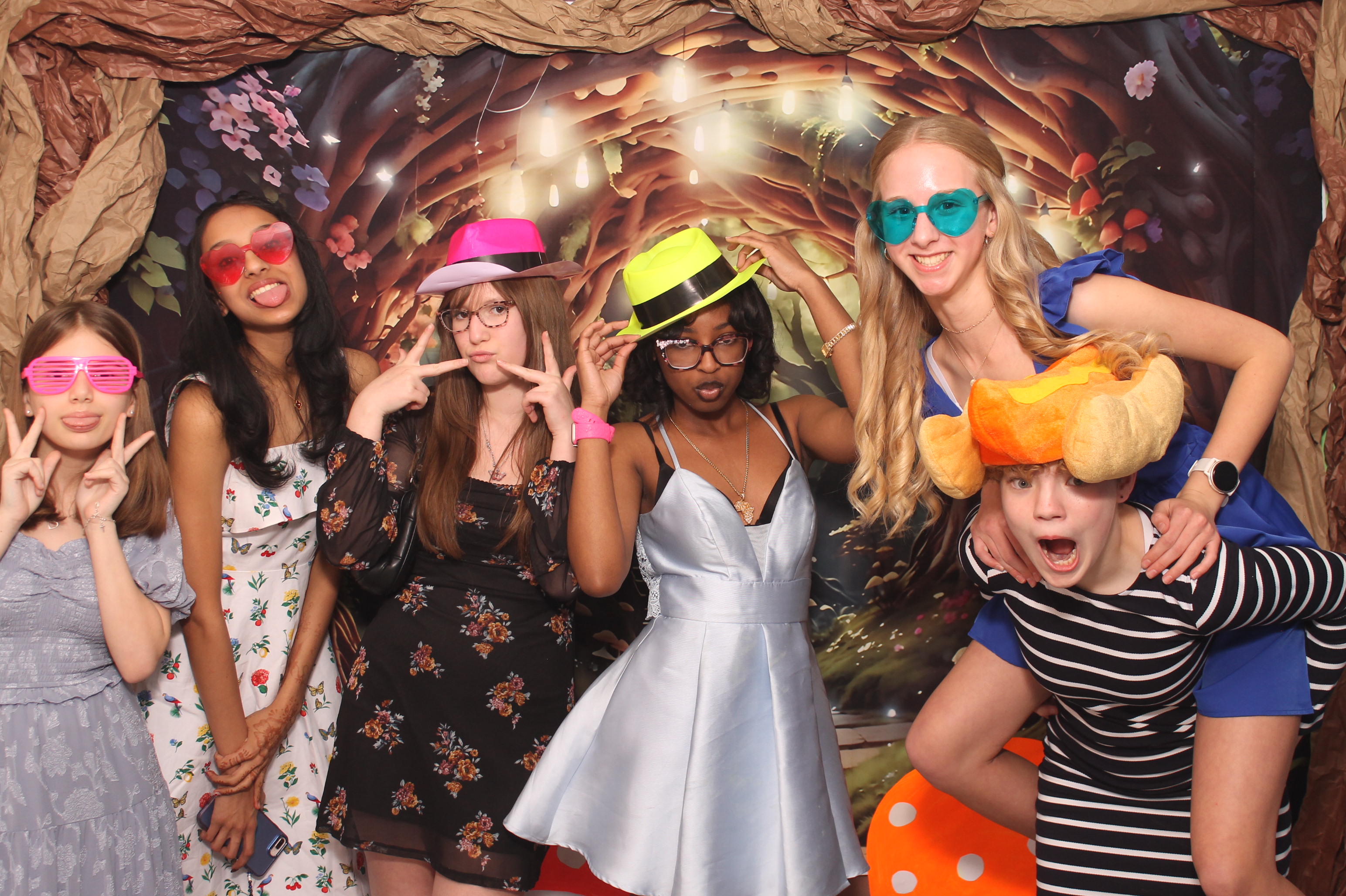 Magsig Spring Fling School Dance | View more photos from the event at gallery.photoboothcincy.com/u/PhotoBoothCincy/Magsig-Spring-Fling-School-Dance