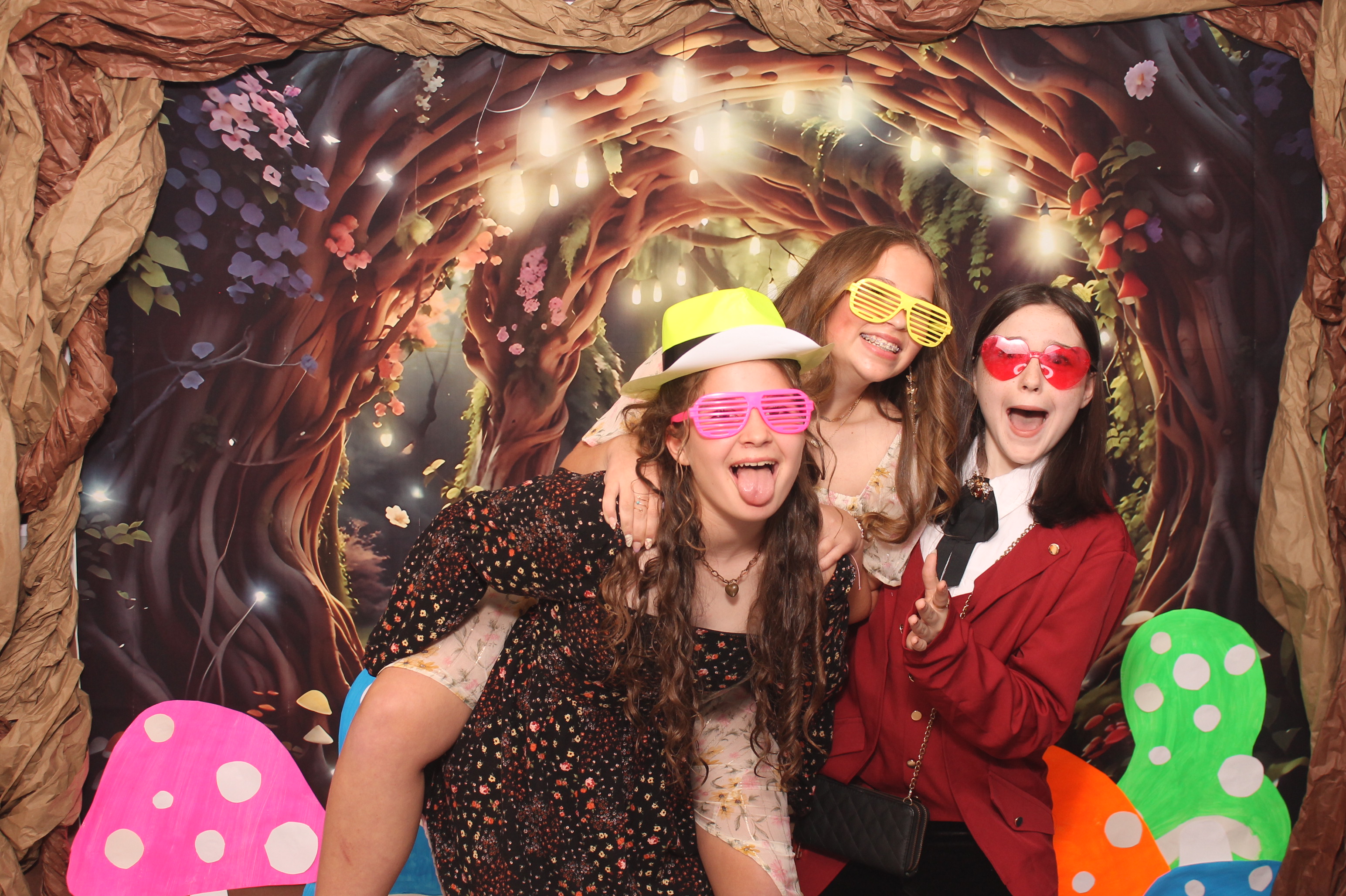 Magsig Spring Fling School Dance | View more photos from the event at gallery.photoboothcincy.com/u/PhotoBoothCincy/Magsig-Spring-Fling-School-Dance