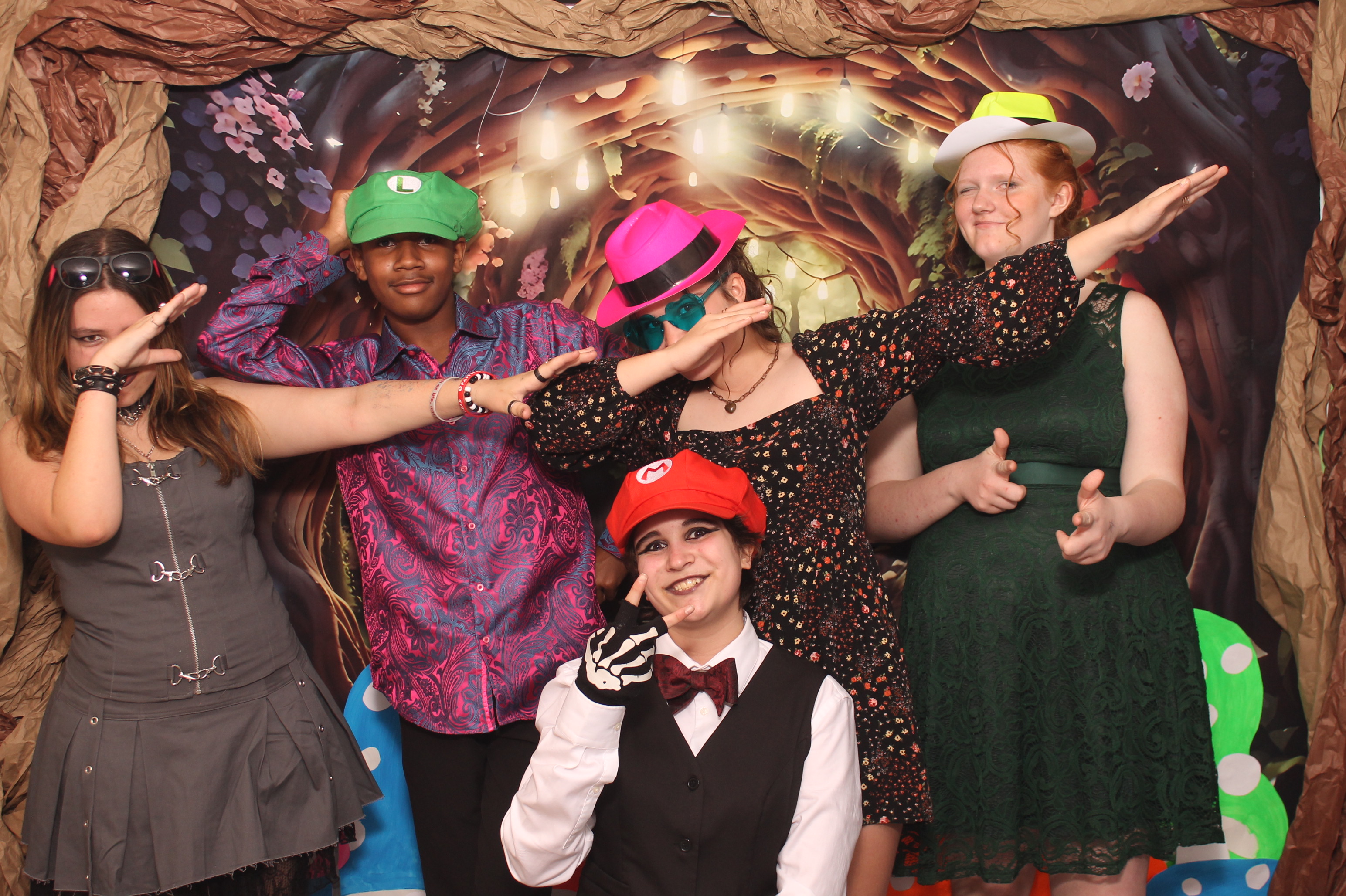 Magsig Spring Fling School Dance | View more photos from the event at gallery.photoboothcincy.com/u/PhotoBoothCincy/Magsig-Spring-Fling-School-Dance