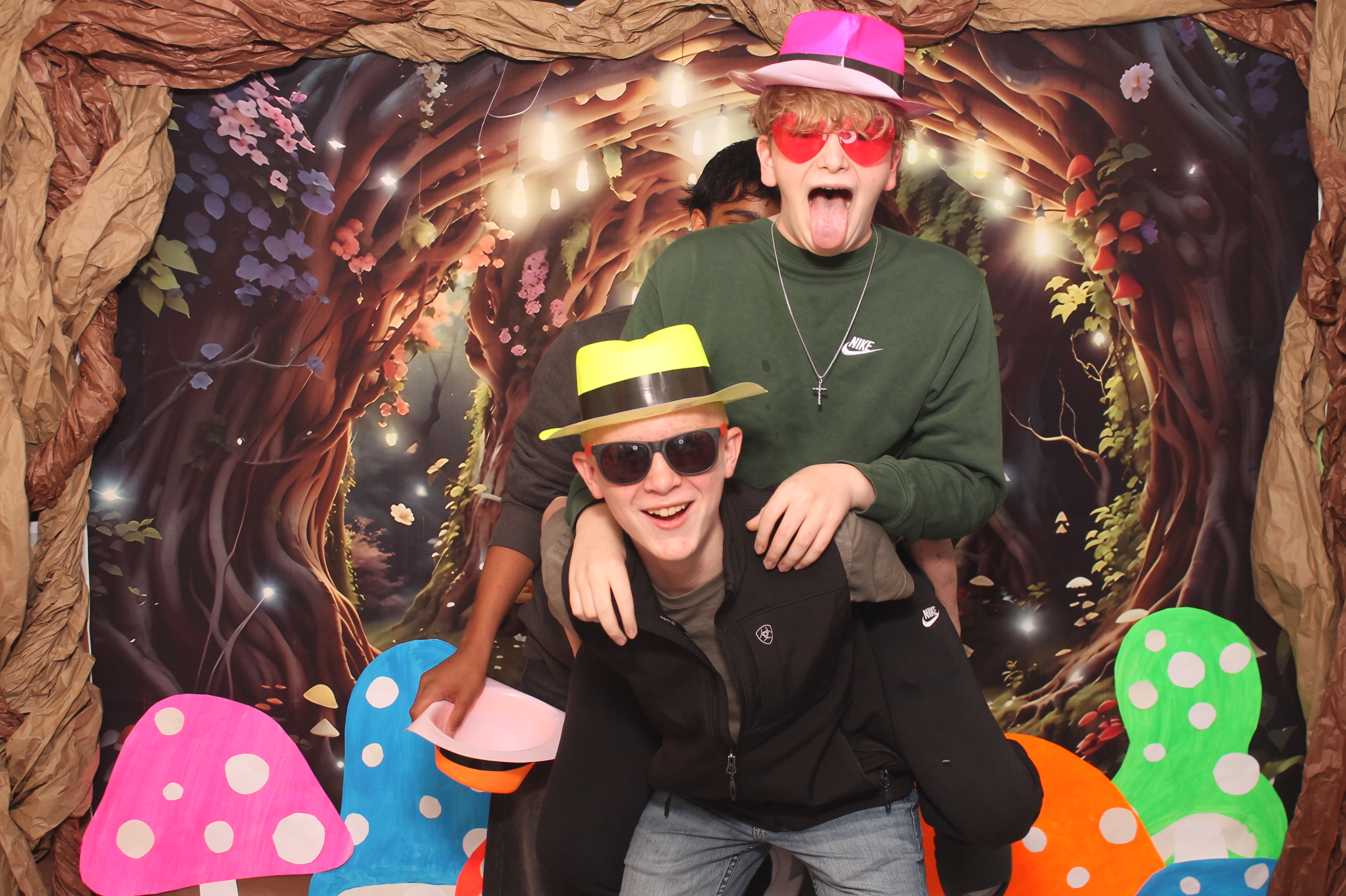 Magsig Spring Fling School Dance | View more photos from the event at gallery.photoboothcincy.com/u/PhotoBoothCincy/Magsig-Spring-Fling-School-Dance