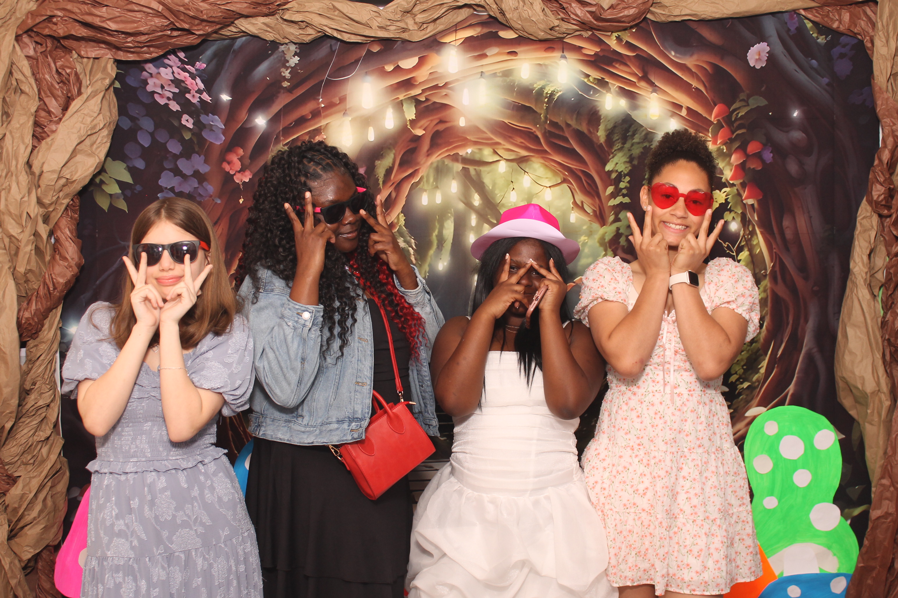 Magsig Spring Fling School Dance | View more photos from the event at gallery.photoboothcincy.com/u/PhotoBoothCincy/Magsig-Spring-Fling-School-Dance
