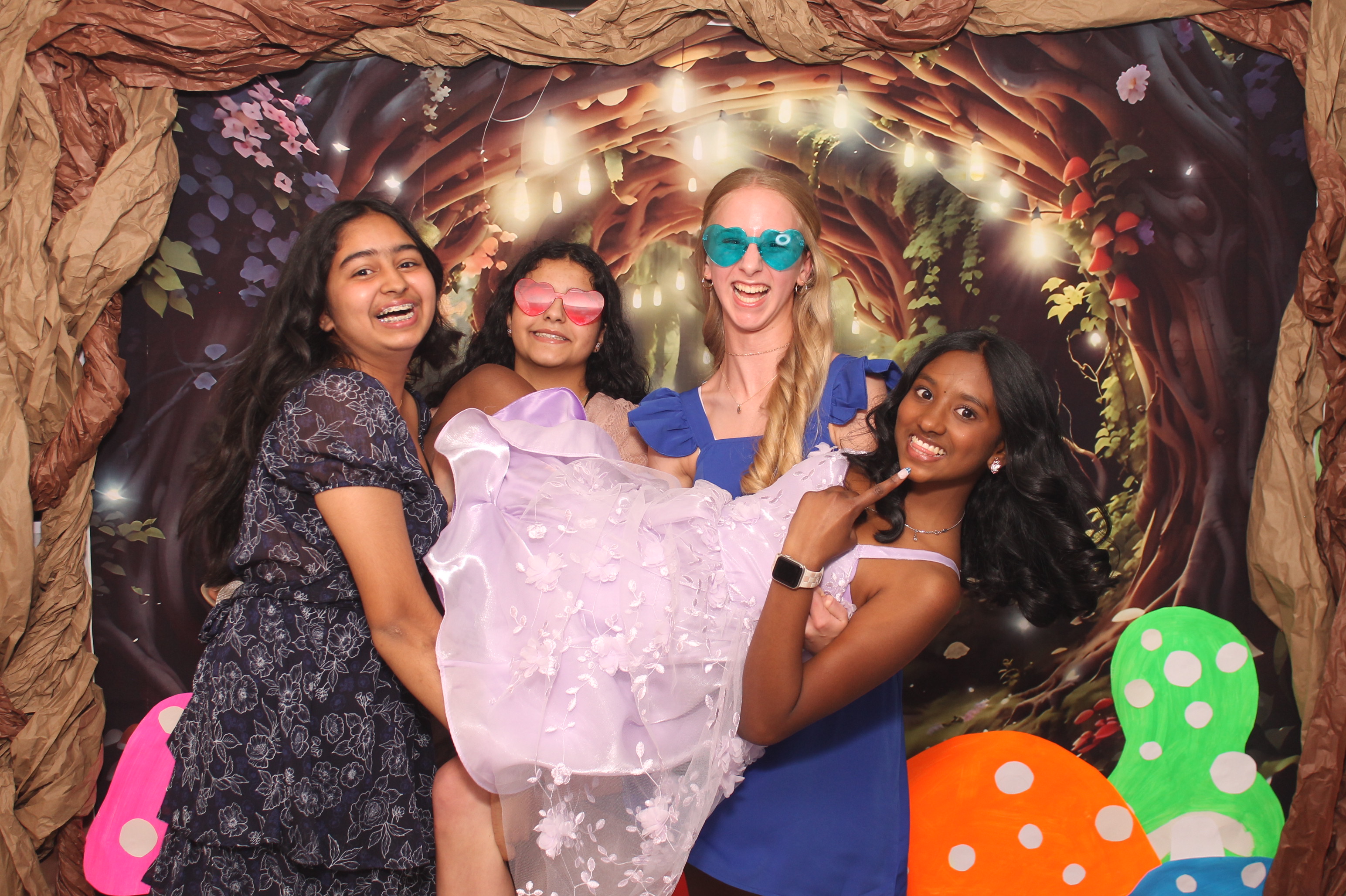Magsig Spring Fling School Dance | View more photos from the event at gallery.photoboothcincy.com/u/PhotoBoothCincy/Magsig-Spring-Fling-School-Dance