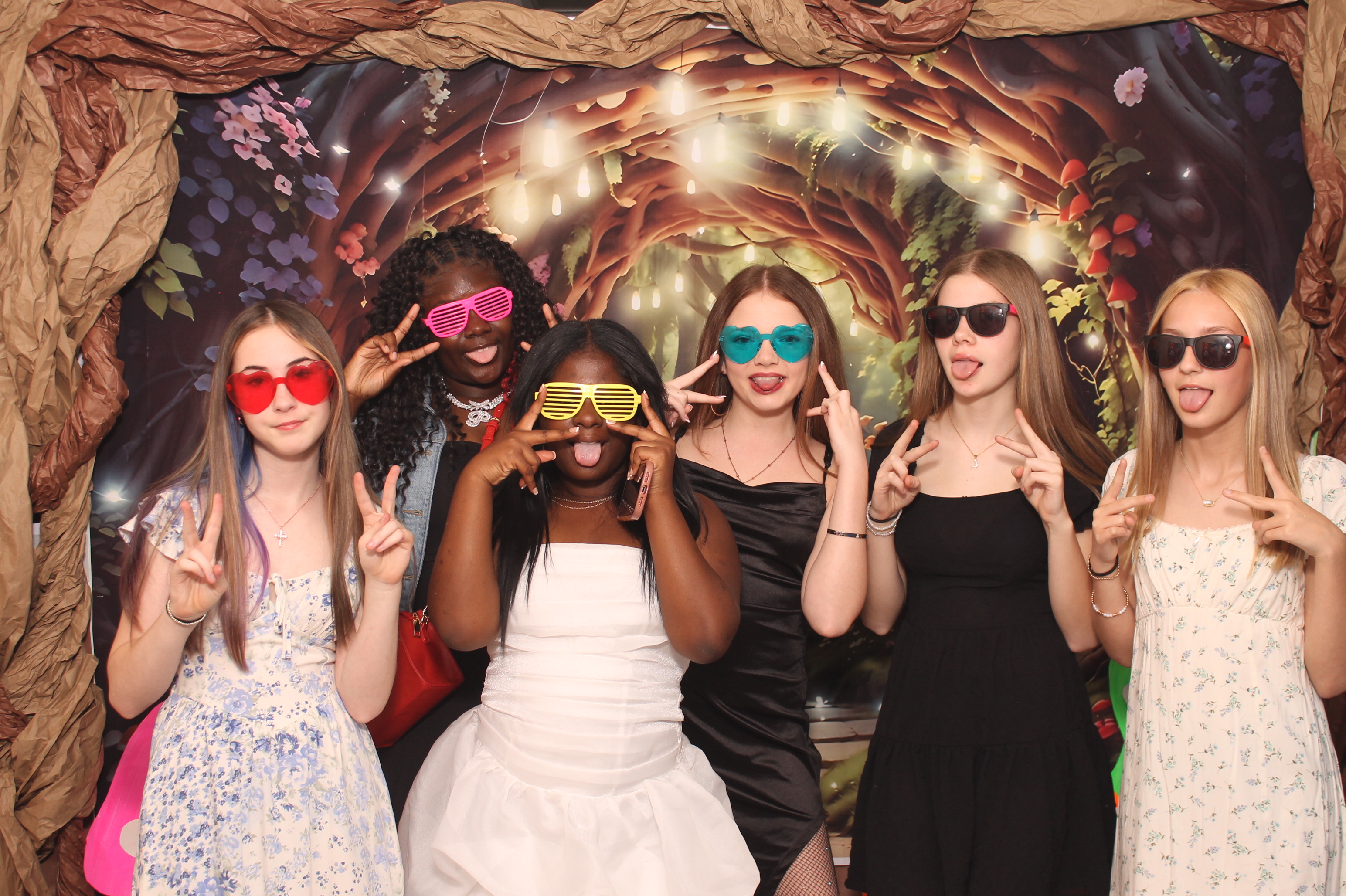 Magsig Spring Fling School Dance | View more photos from the event at gallery.photoboothcincy.com/u/PhotoBoothCincy/Magsig-Spring-Fling-School-Dance