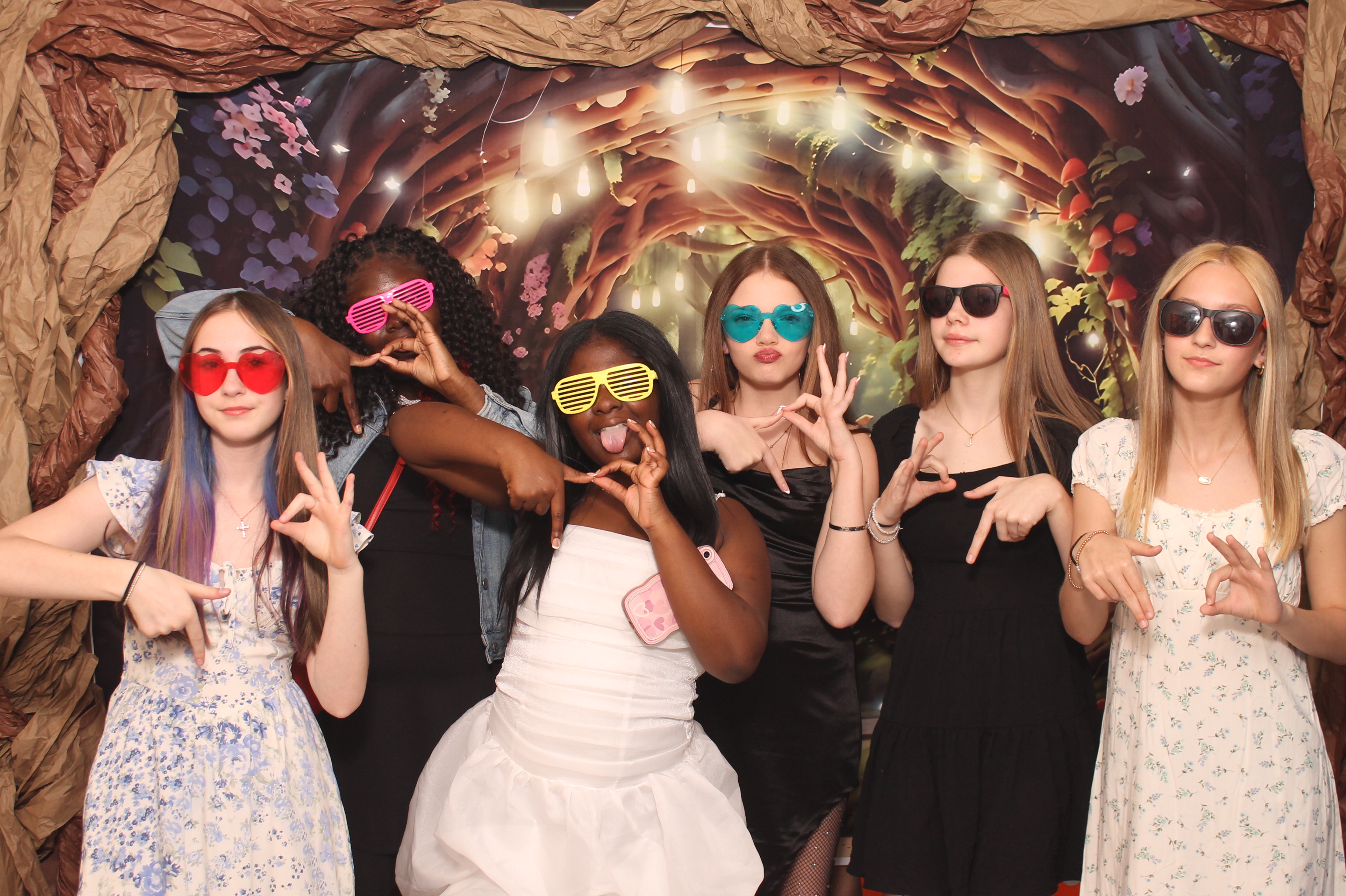 Magsig Spring Fling School Dance | View more photos from the event at gallery.photoboothcincy.com/u/PhotoBoothCincy/Magsig-Spring-Fling-School-Dance