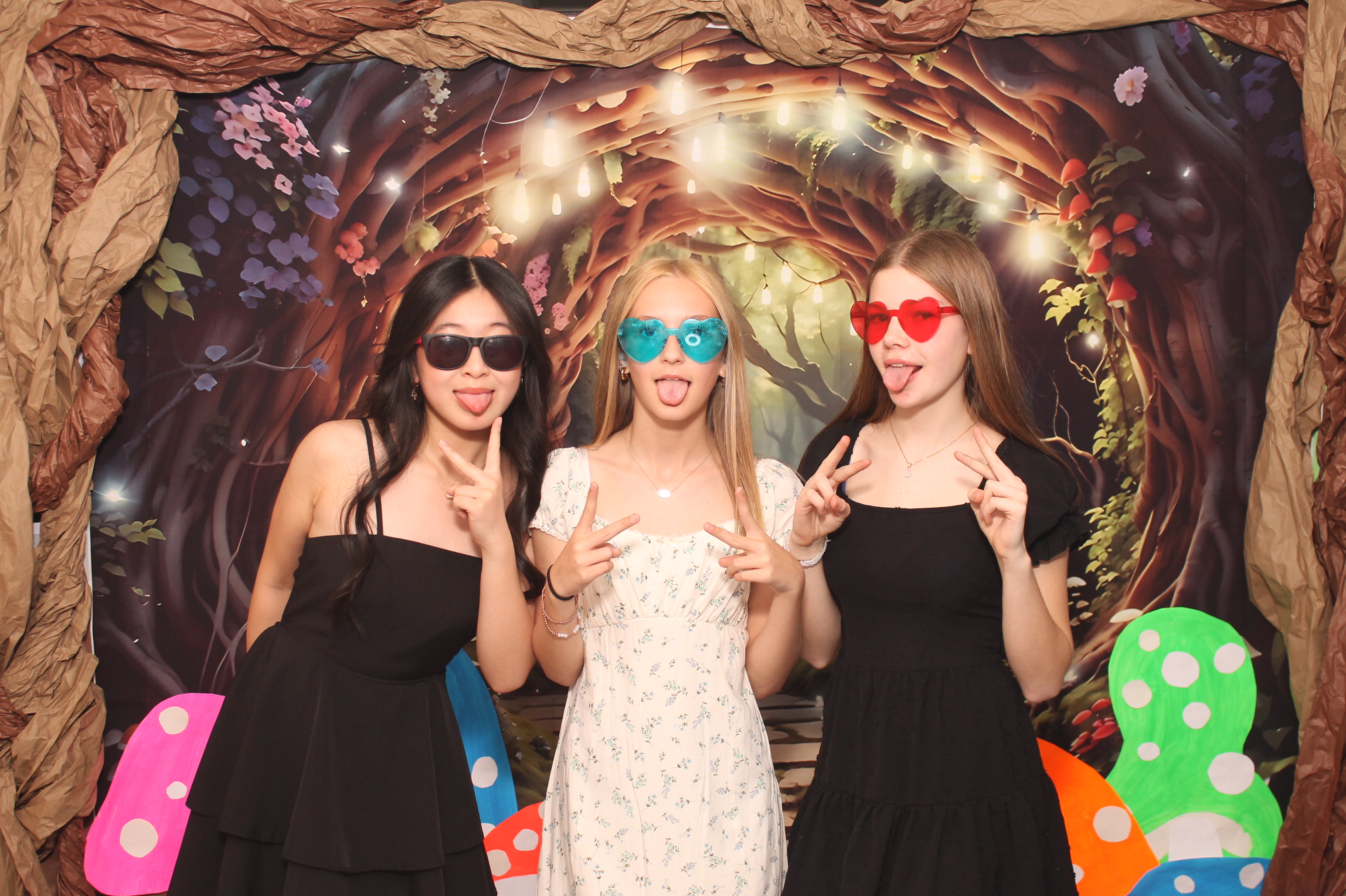 Magsig Spring Fling School Dance | View more photos from the event at gallery.photoboothcincy.com/u/PhotoBoothCincy/Magsig-Spring-Fling-School-Dance