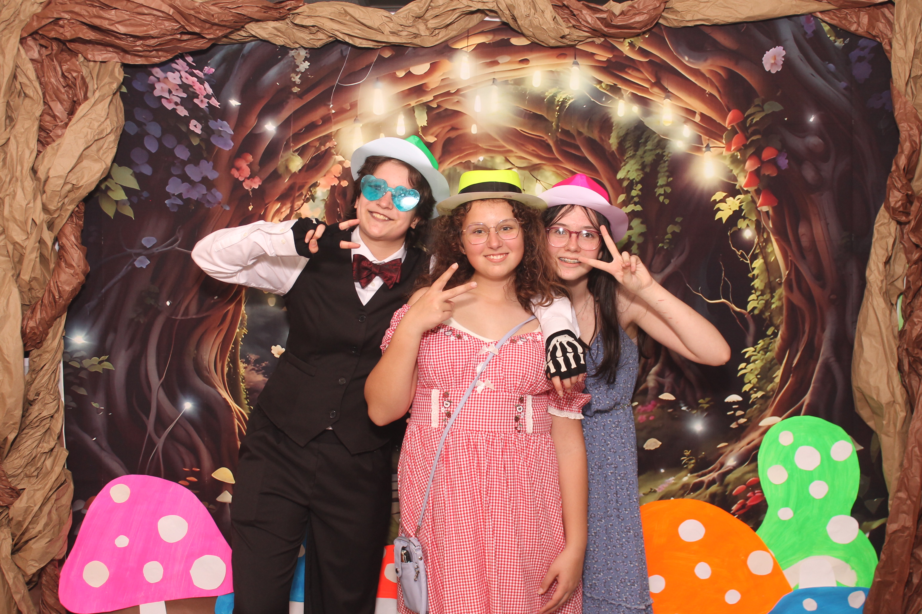 Magsig Spring Fling School Dance | View more photos from the event at gallery.photoboothcincy.com/u/PhotoBoothCincy/Magsig-Spring-Fling-School-Dance