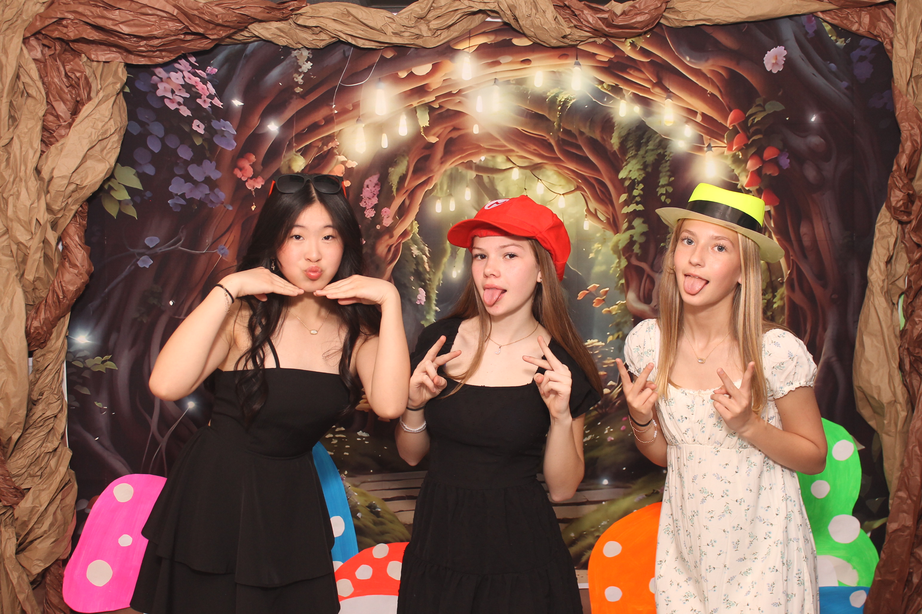 Magsig Spring Fling School Dance | View more photos from the event at gallery.photoboothcincy.com/u/PhotoBoothCincy/Magsig-Spring-Fling-School-Dance