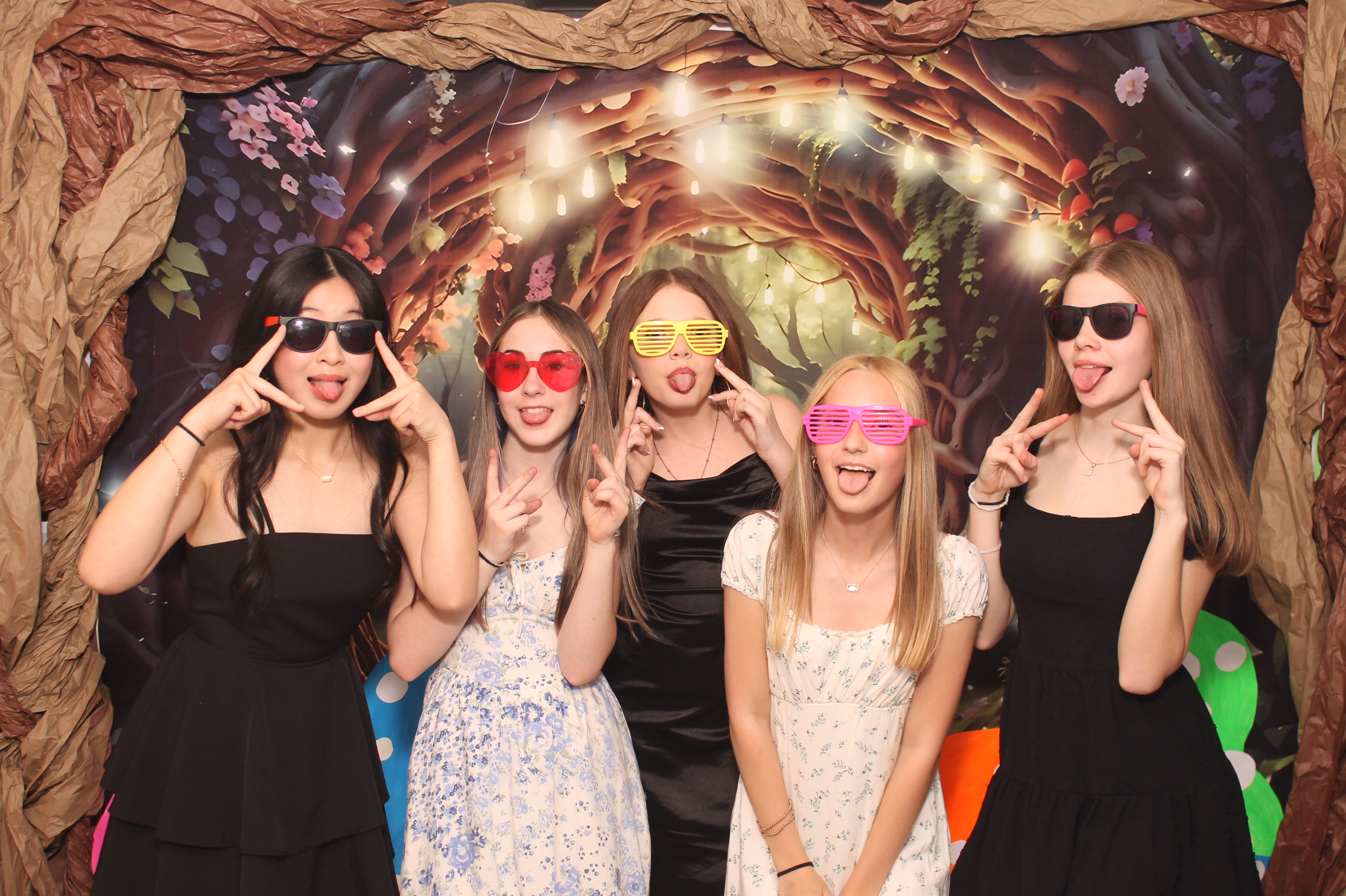 Magsig Spring Fling School Dance | View more photos from the event at gallery.photoboothcincy.com/u/PhotoBoothCincy/Magsig-Spring-Fling-School-Dance