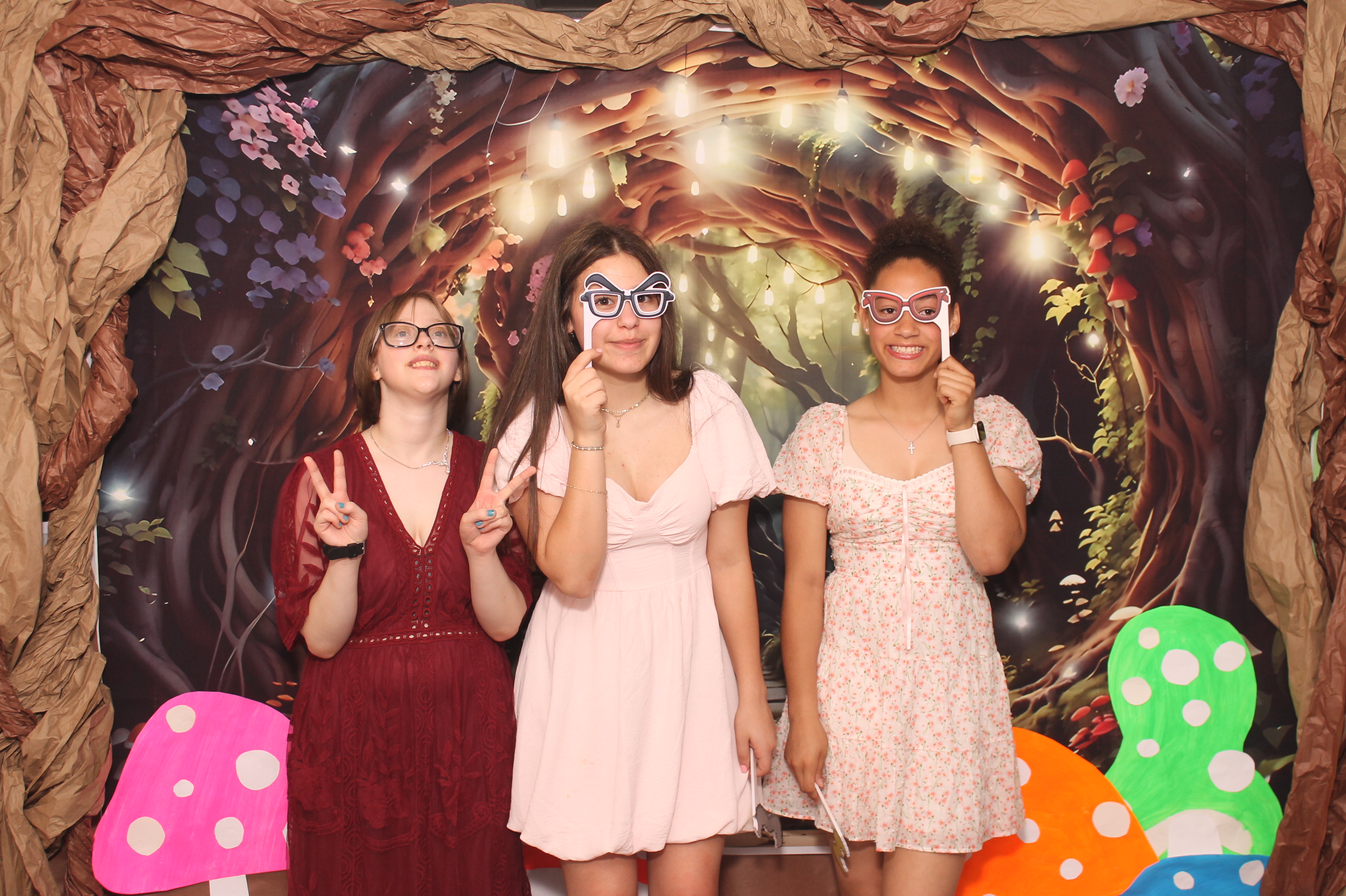 Magsig Spring Fling School Dance | View more photos from the event at gallery.photoboothcincy.com/u/PhotoBoothCincy/Magsig-Spring-Fling-School-Dance