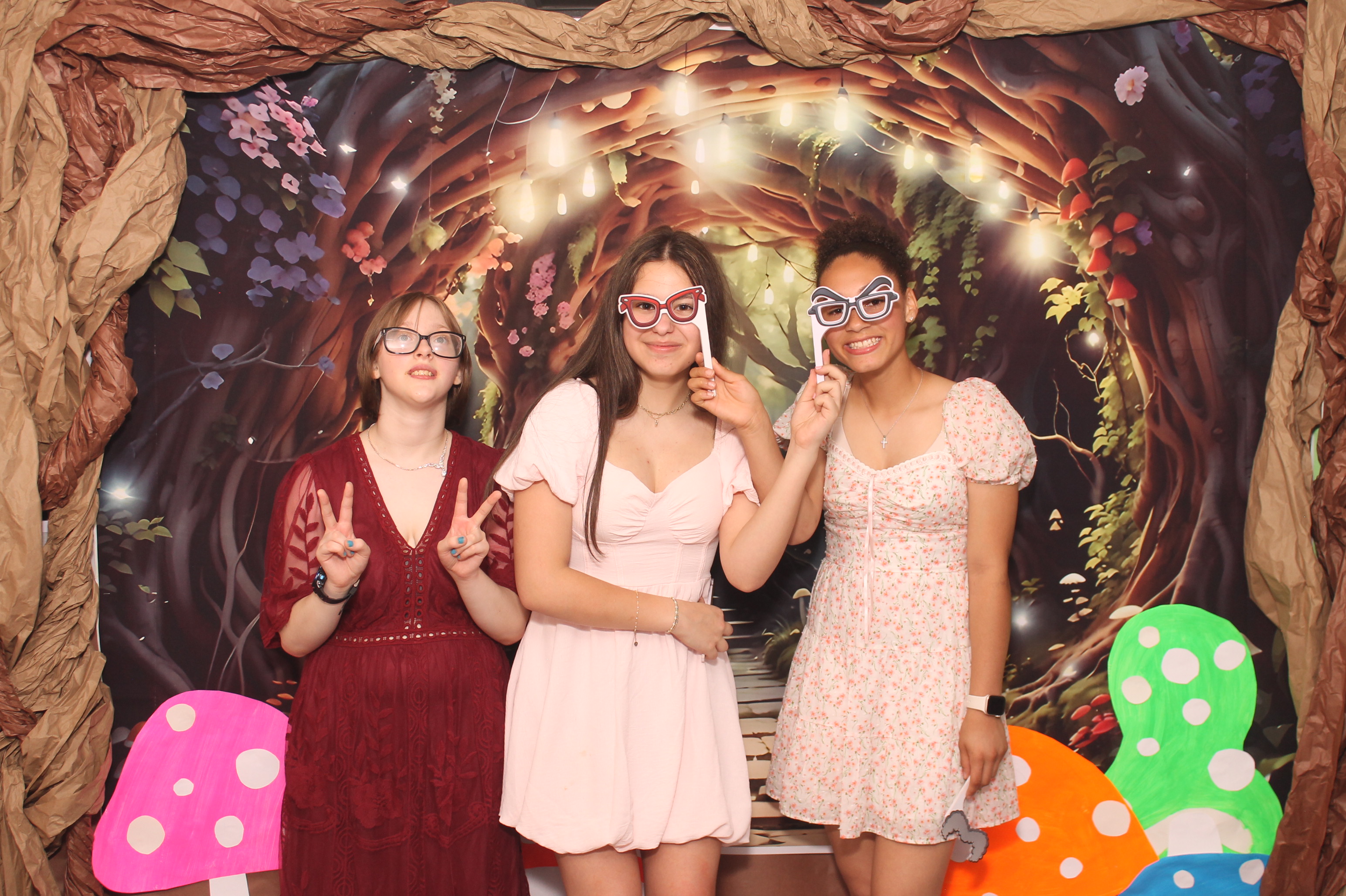 Magsig Spring Fling School Dance | View more photos from the event at gallery.photoboothcincy.com/u/PhotoBoothCincy/Magsig-Spring-Fling-School-Dance