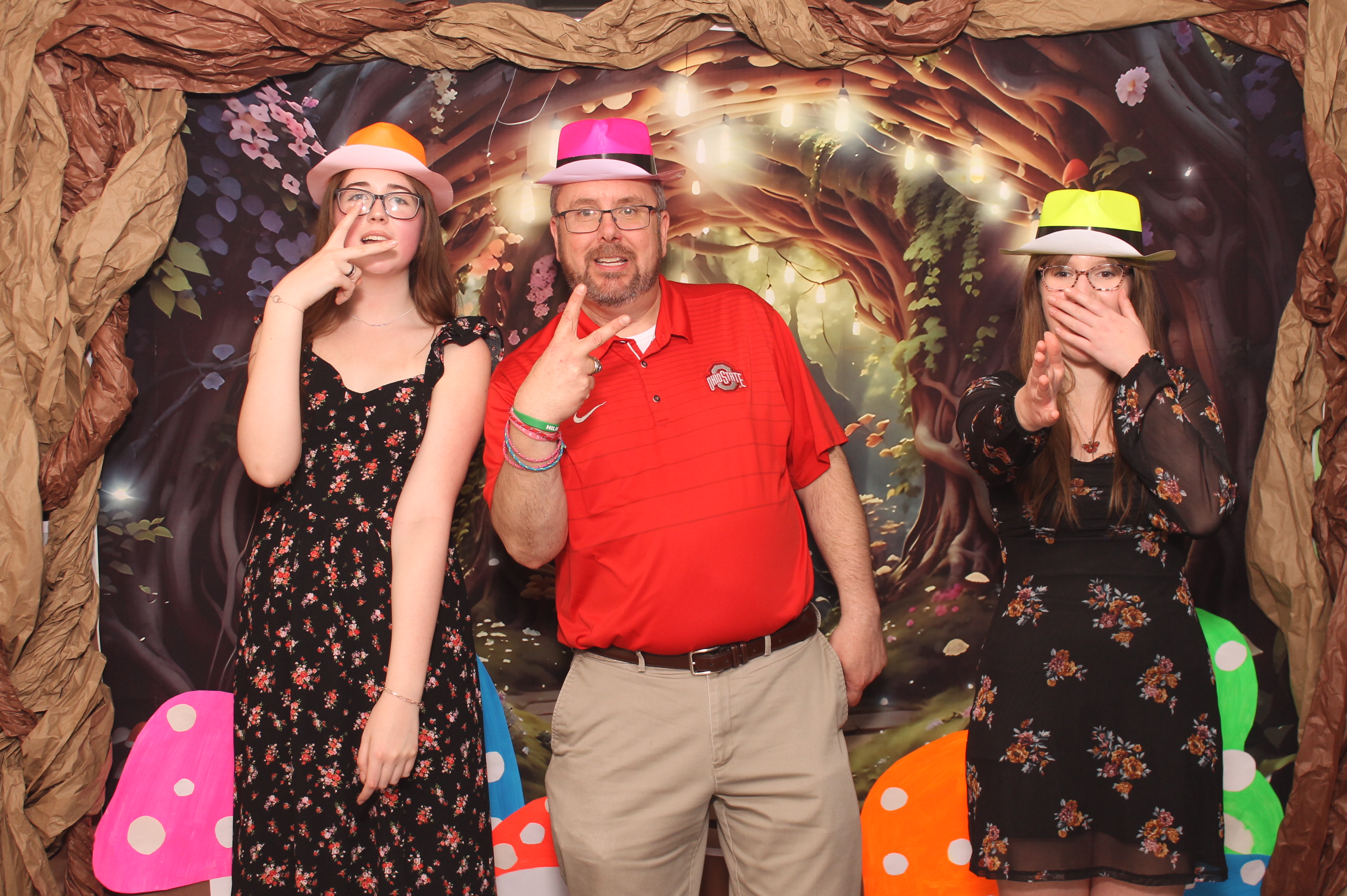 Magsig Spring Fling School Dance | View more photos from the event at gallery.photoboothcincy.com/u/PhotoBoothCincy/Magsig-Spring-Fling-School-Dance