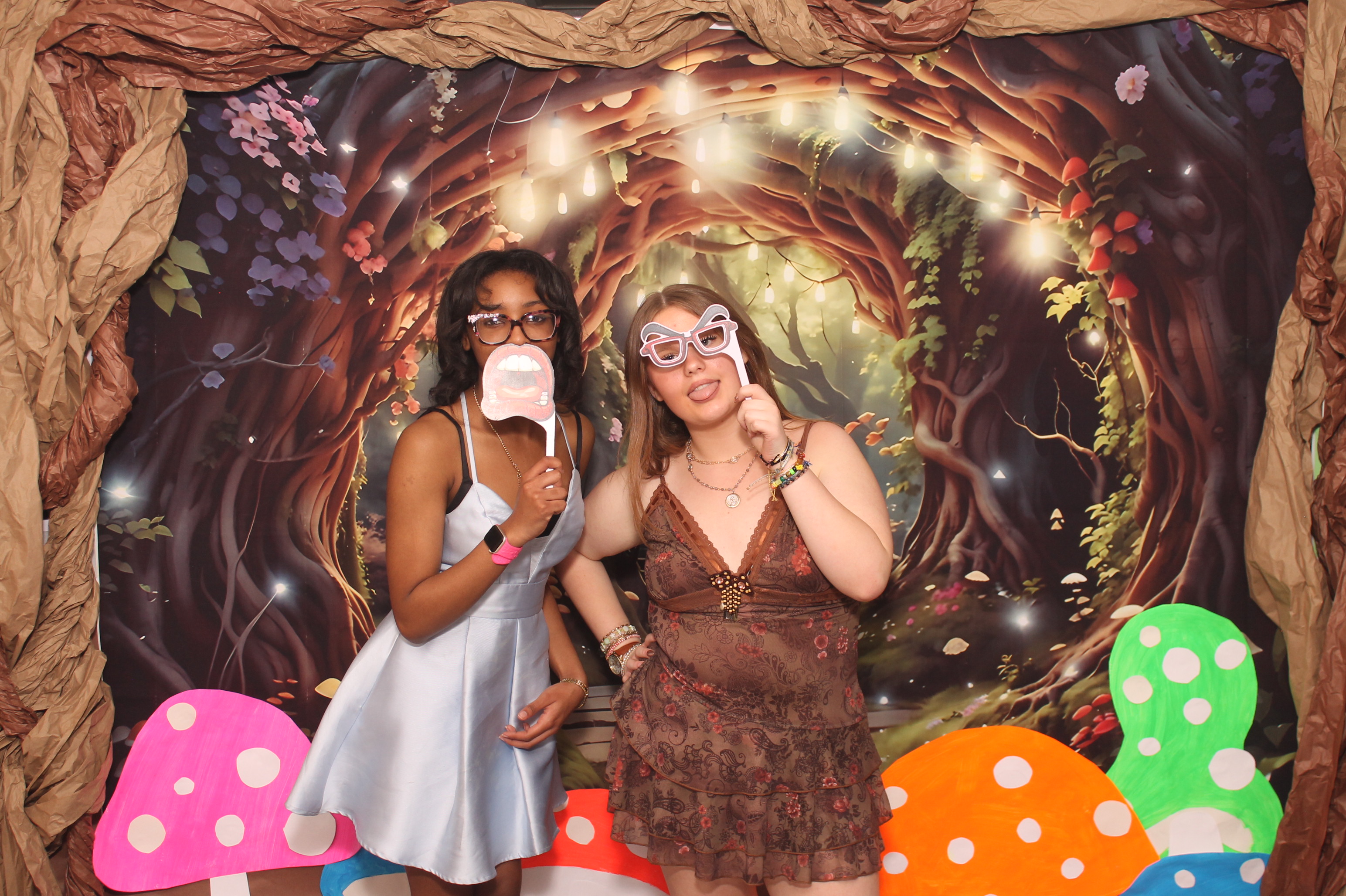 Magsig Spring Fling School Dance | View more photos from the event at gallery.photoboothcincy.com/u/PhotoBoothCincy/Magsig-Spring-Fling-School-Dance