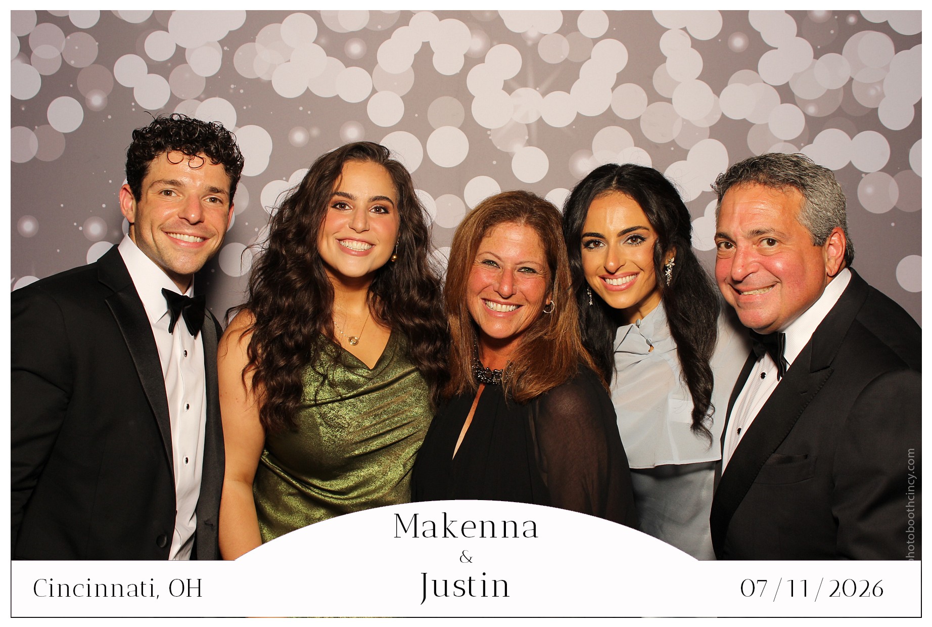 Makenna & Justin | View more photos from the event at gallery.photoboothcincy.com/u/PhotoBoothCincy/Makenna-Justin