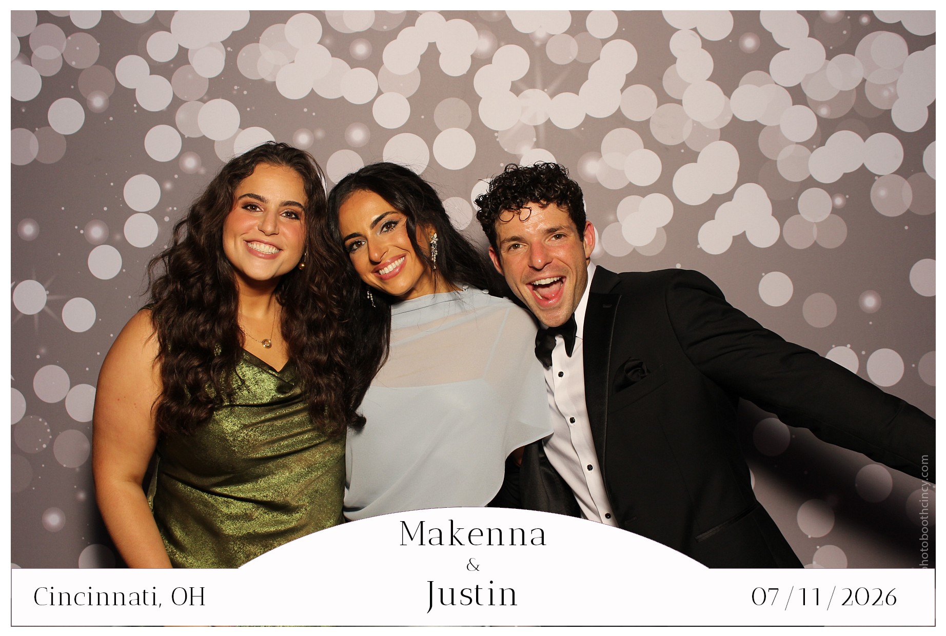 Makenna & Justin | View more photos from the event at gallery.photoboothcincy.com/u/PhotoBoothCincy/Makenna-Justin