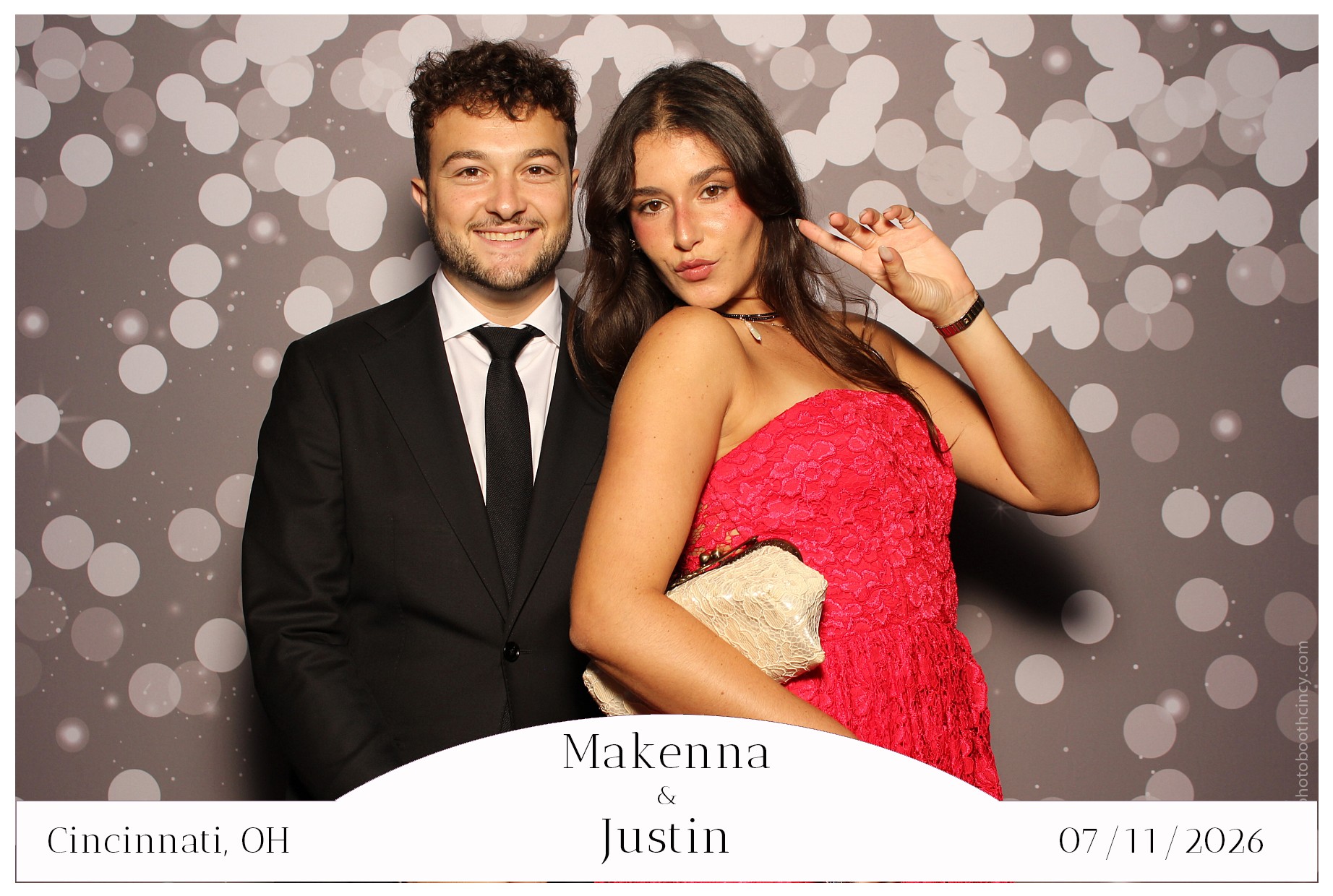 Makenna & Justin | View more photos from the event at gallery.photoboothcincy.com/u/PhotoBoothCincy/Makenna-Justin