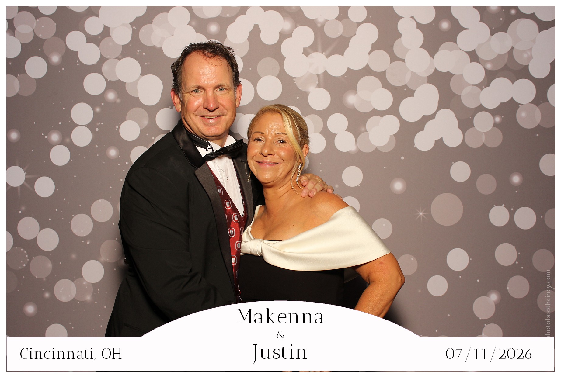 Makenna & Justin | View more photos from the event at gallery.photoboothcincy.com/u/PhotoBoothCincy/Makenna-Justin