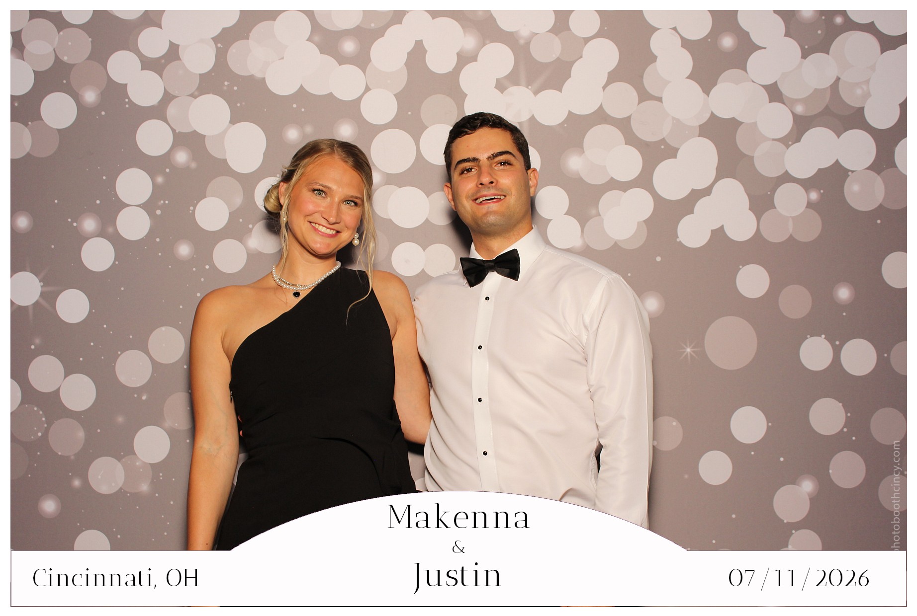 Makenna & Justin | View more photos from the event at gallery.photoboothcincy.com/u/PhotoBoothCincy/Makenna-Justin