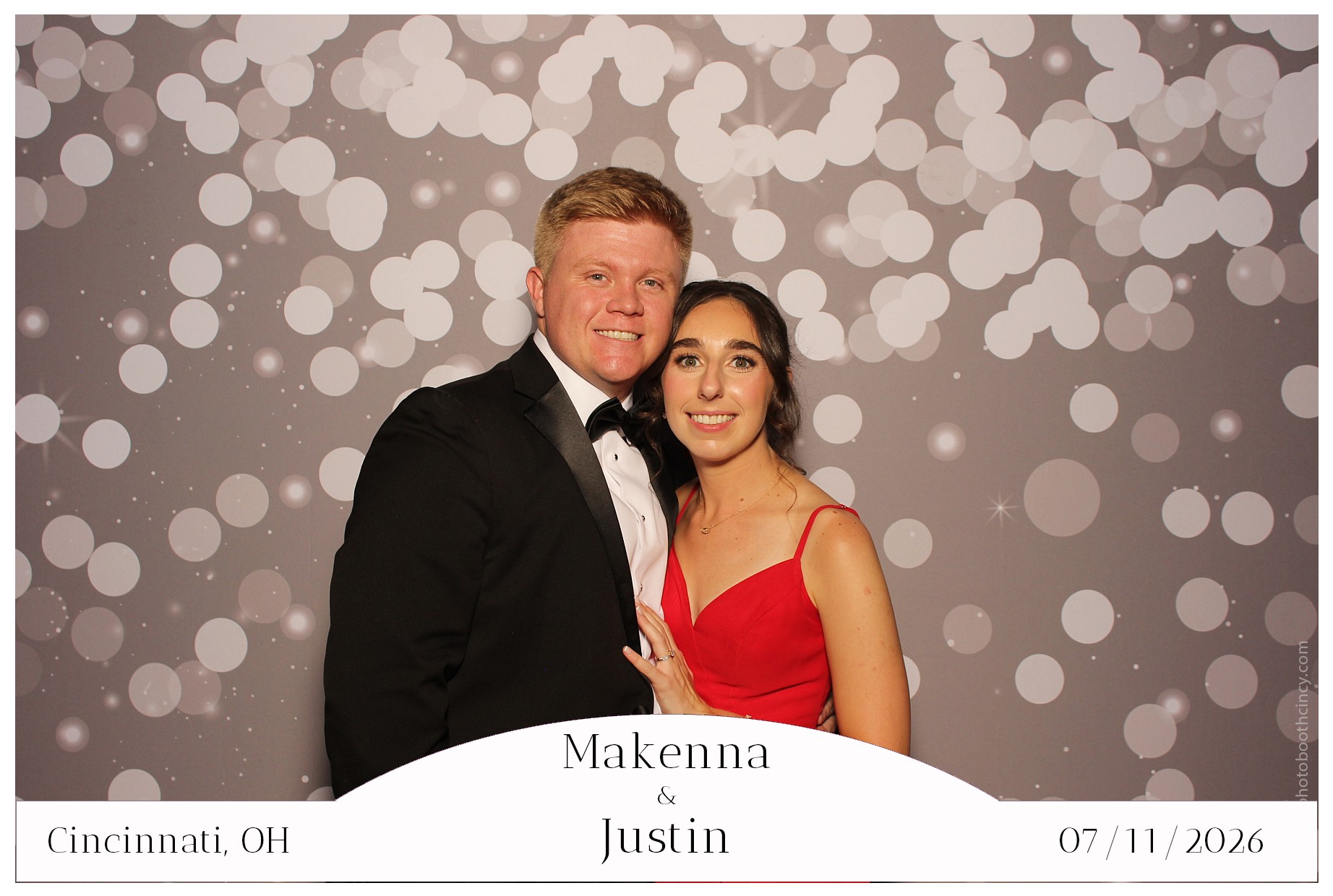 Makenna & Justin | View more photos from the event at gallery.photoboothcincy.com/u/PhotoBoothCincy/Makenna-Justin