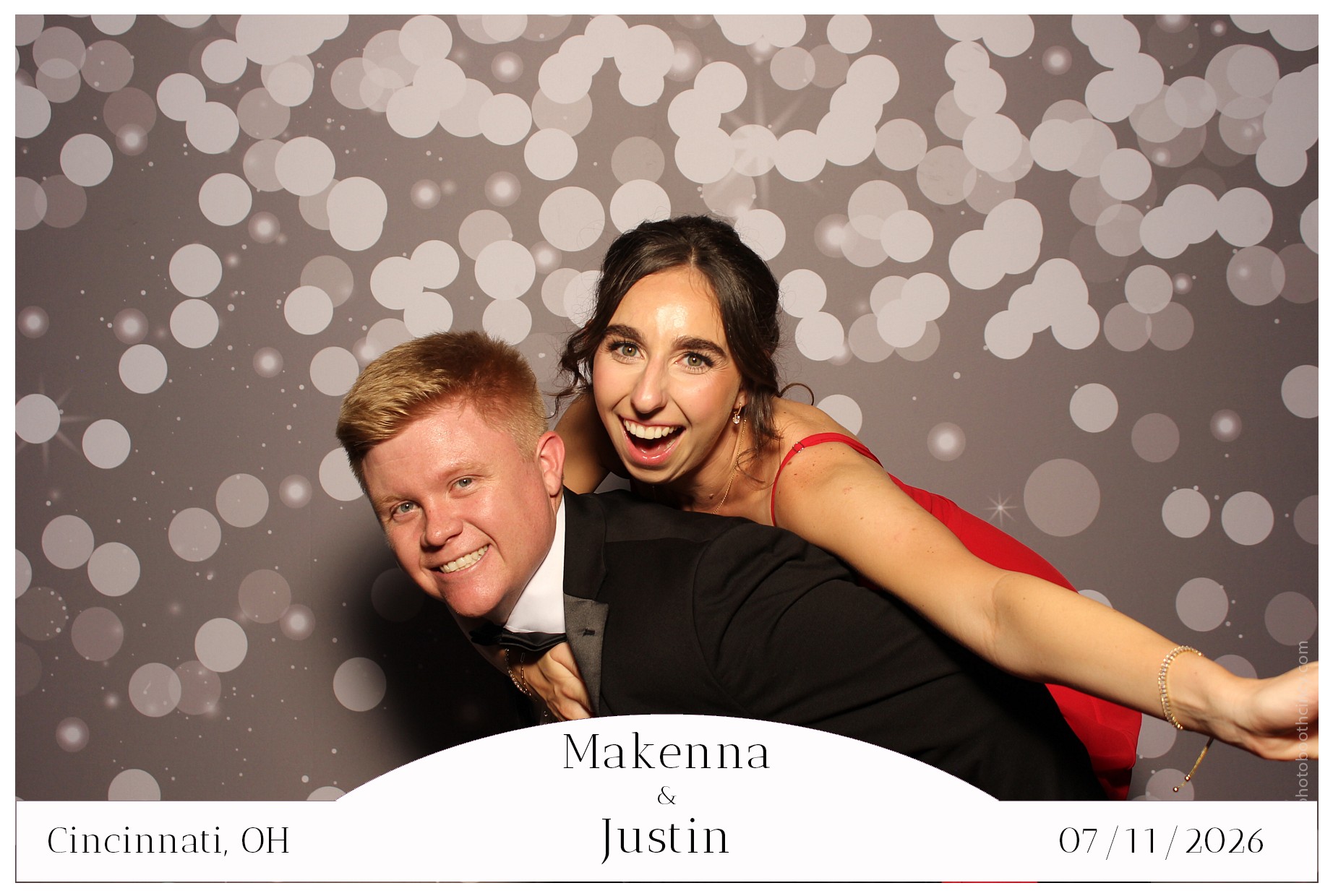 Makenna & Justin | View more photos from the event at gallery.photoboothcincy.com/u/PhotoBoothCincy/Makenna-Justin