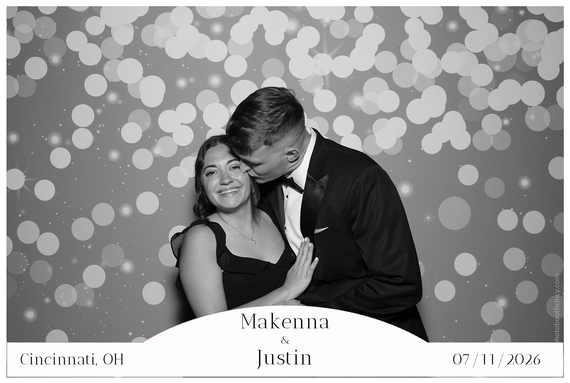 Makenna & Justin | View more photos from the event at gallery.photoboothcincy.com/u/PhotoBoothCincy/Makenna-Justin