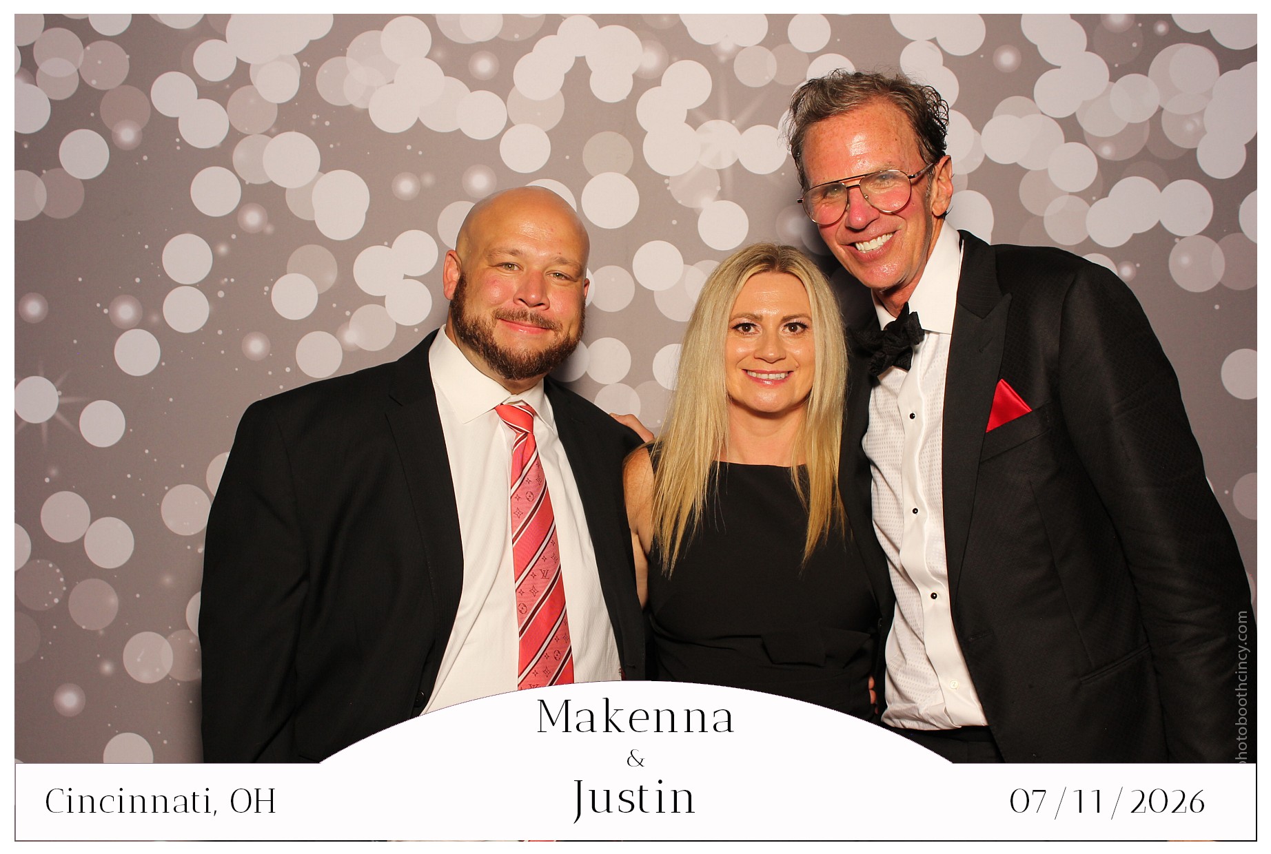 Makenna & Justin | View more photos from the event at gallery.photoboothcincy.com/u/PhotoBoothCincy/Makenna-Justin