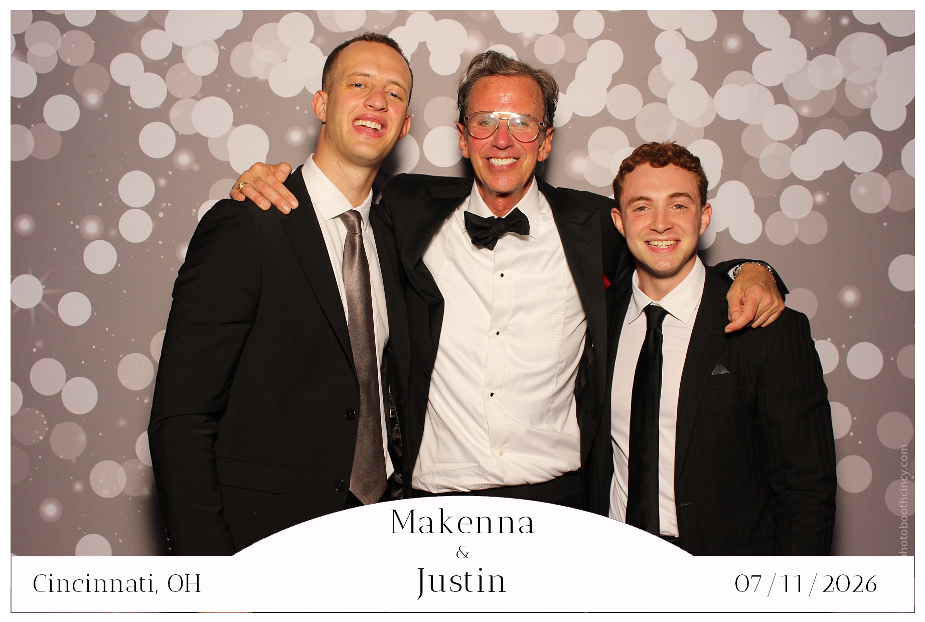 Makenna & Justin | View more photos from the event at gallery.photoboothcincy.com/u/PhotoBoothCincy/Makenna-Justin