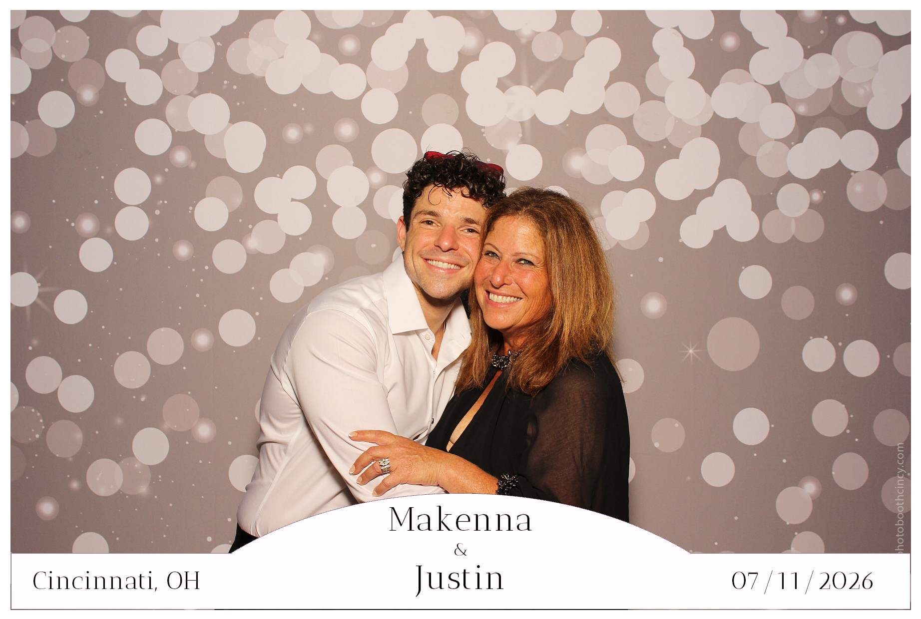 Makenna & Justin | View more photos from the event at gallery.photoboothcincy.com/u/PhotoBoothCincy/Makenna-Justin