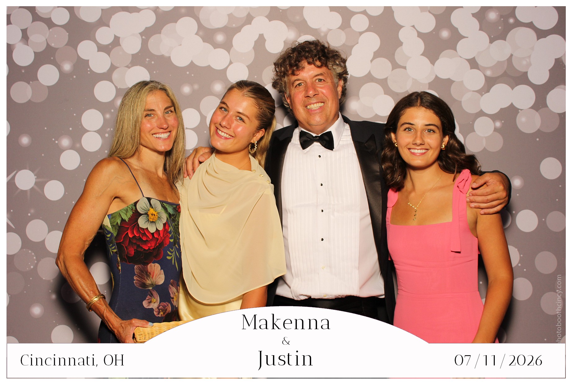 Makenna & Justin | View more photos from the event at gallery.photoboothcincy.com/u/PhotoBoothCincy/Makenna-Justin