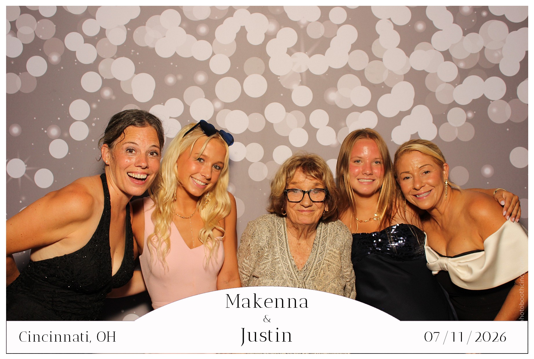 Makenna & Justin | View more photos from the event at gallery.photoboothcincy.com/u/PhotoBoothCincy/Makenna-Justin