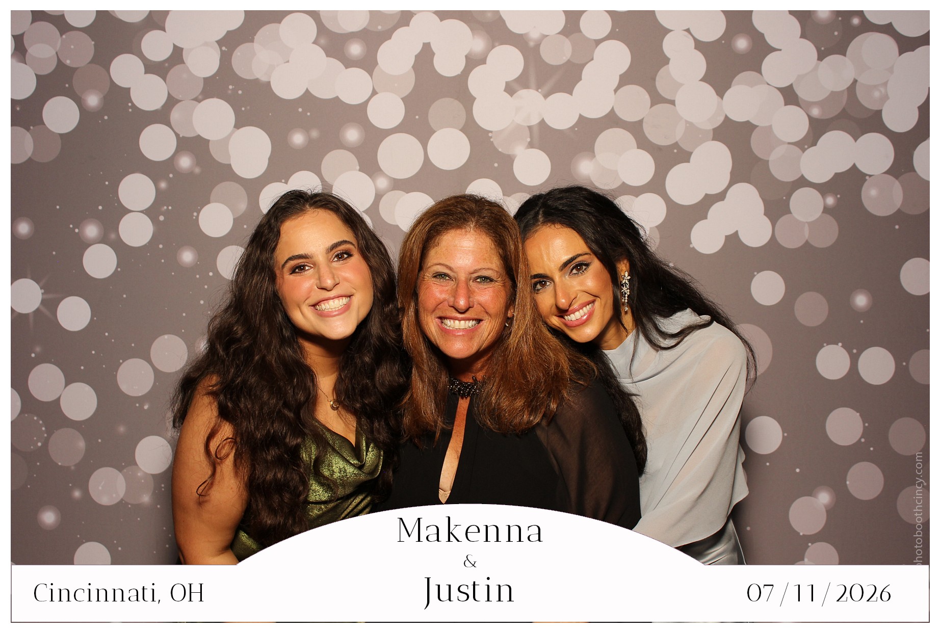 Makenna & Justin | View more photos from the event at gallery.photoboothcincy.com/u/PhotoBoothCincy/Makenna-Justin