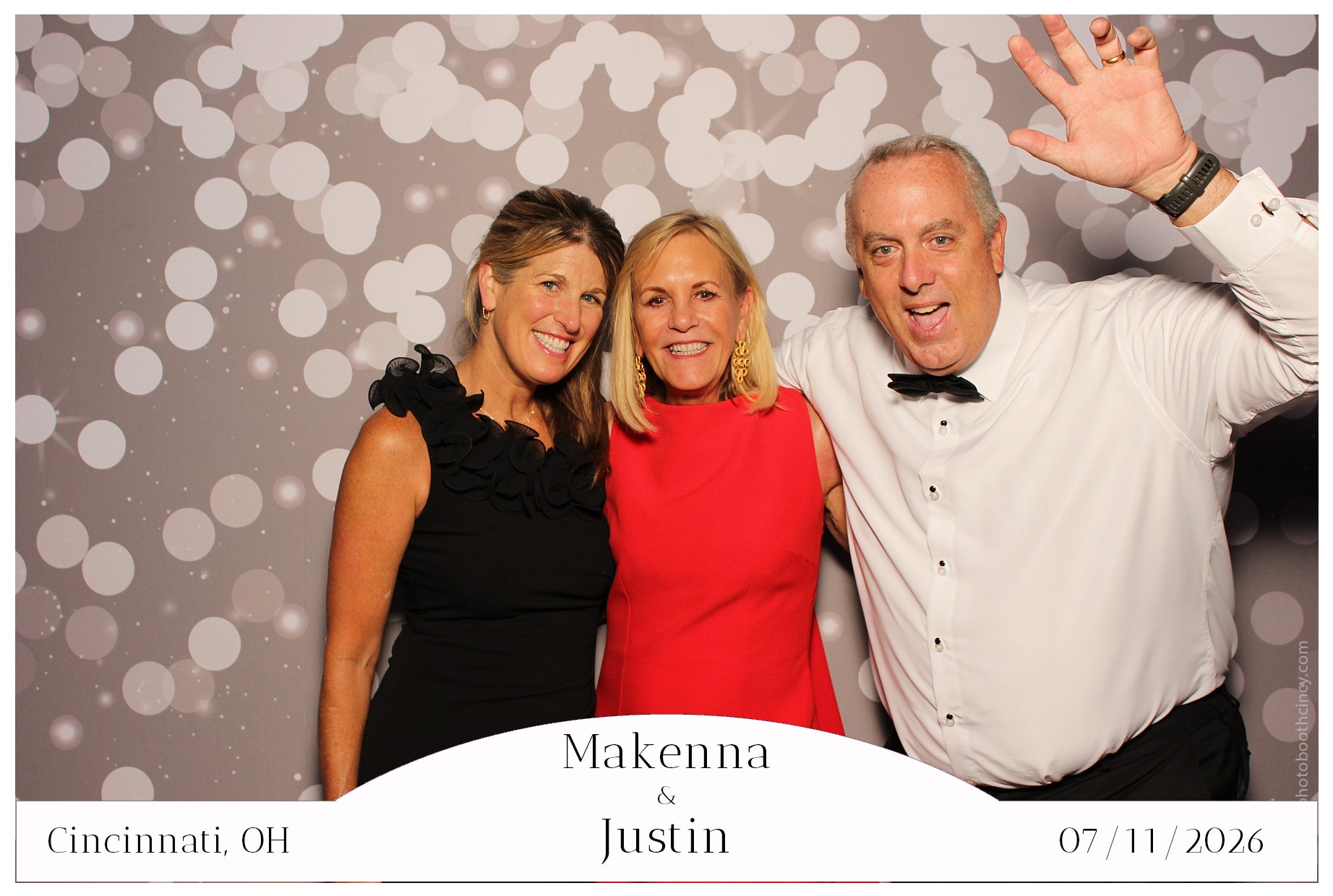 Makenna & Justin | View more photos from the event at gallery.photoboothcincy.com/u/PhotoBoothCincy/Makenna-Justin
