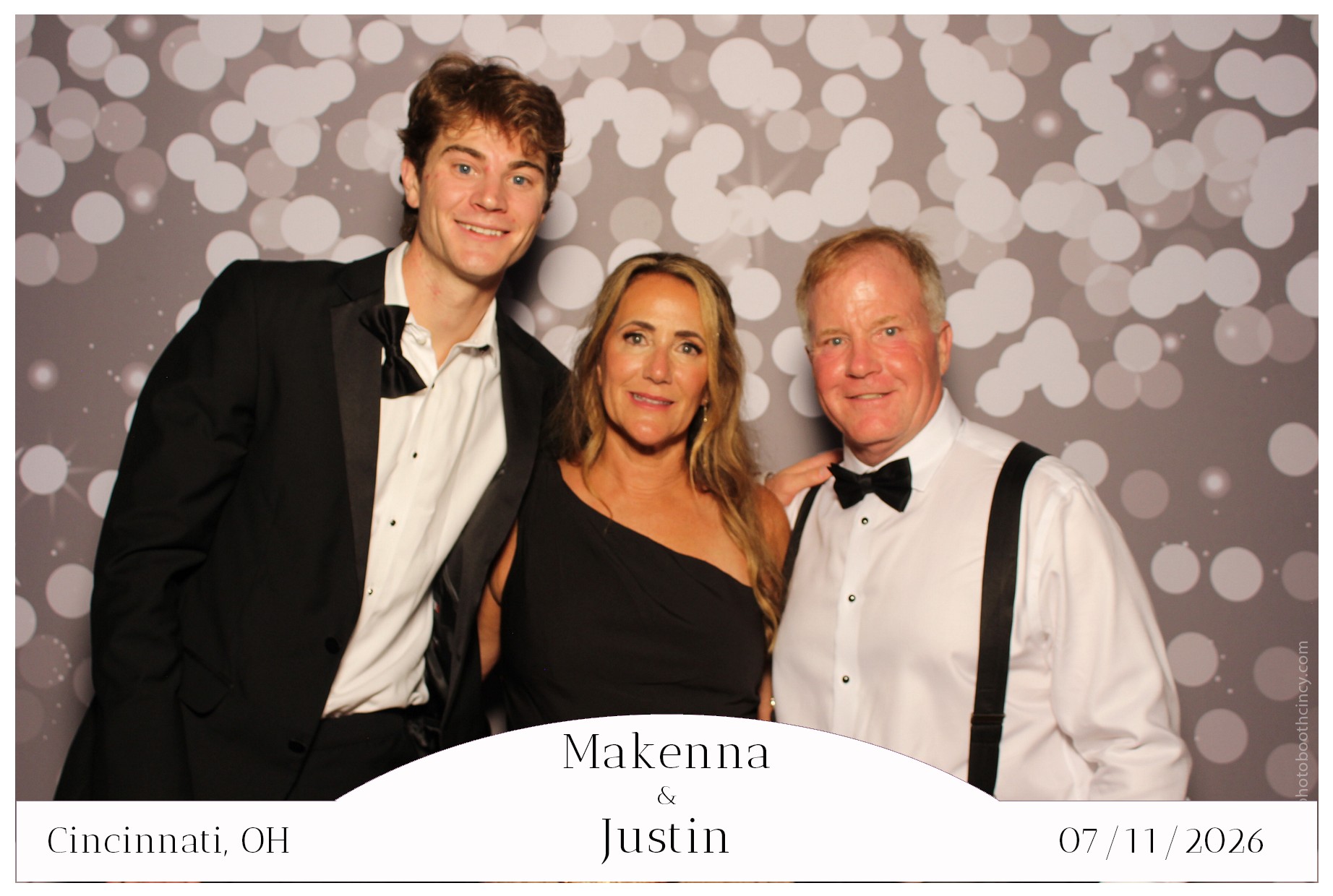 Makenna & Justin | View more photos from the event at gallery.photoboothcincy.com/u/PhotoBoothCincy/Makenna-Justin