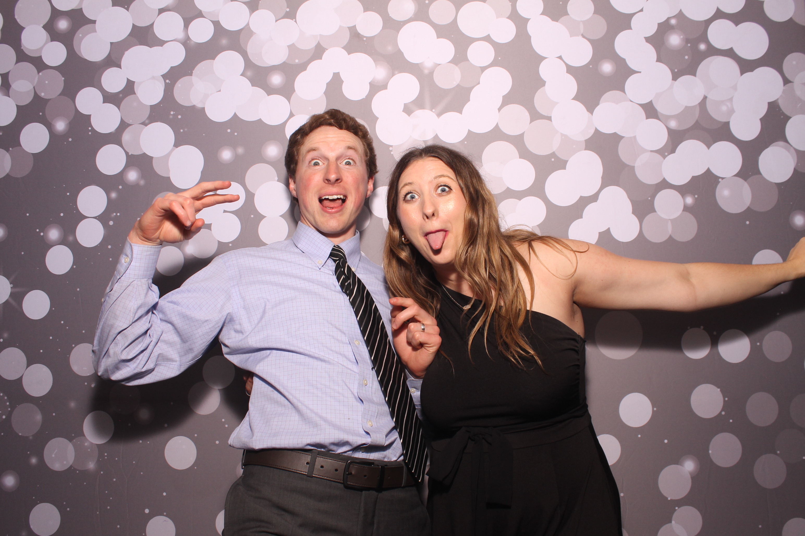 Maria & Patrick | View more photos from the event at gallery.photoboothcincy.com/u/PhotoBoothCincy/Maria-Patrick