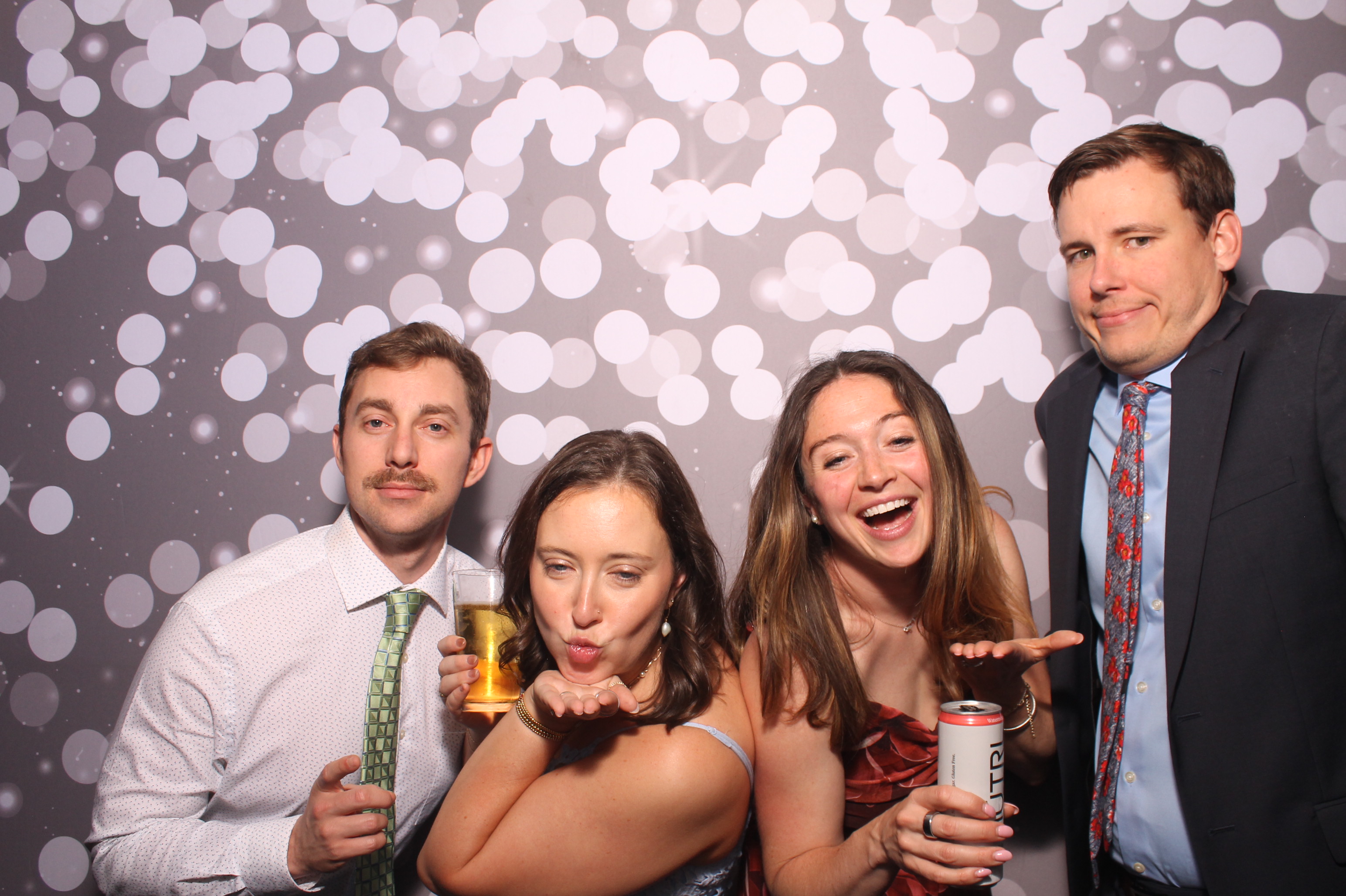 Maria & Patrick | View more photos from the event at gallery.photoboothcincy.com/u/PhotoBoothCincy/Maria-Patrick