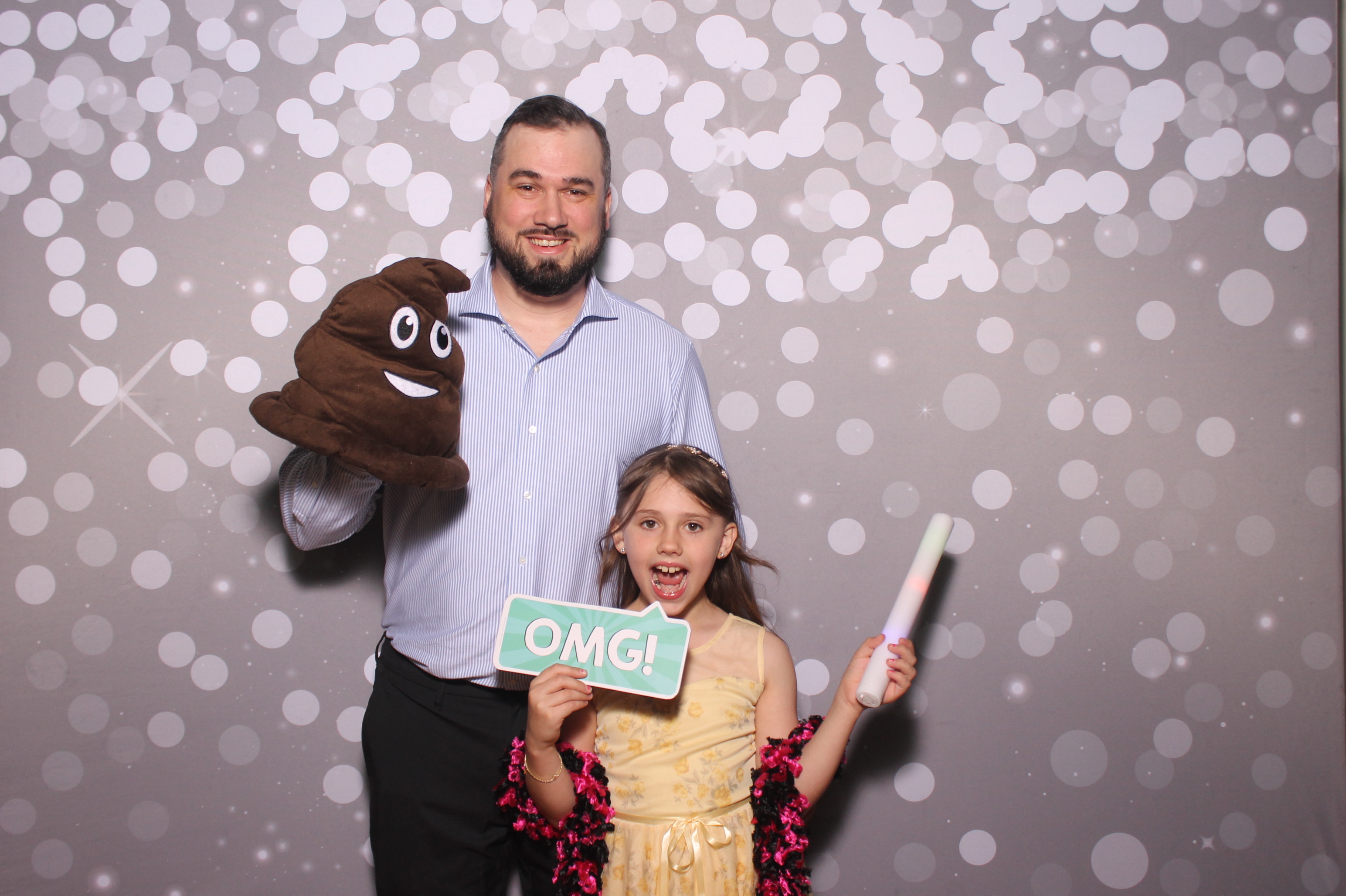 Mariemount Father Daughter Dance | View more photos from the event at gallery.photoboothcincy.com/u/PhotoBoothCincy/Mariemount-Father-Daughter-Dance-1