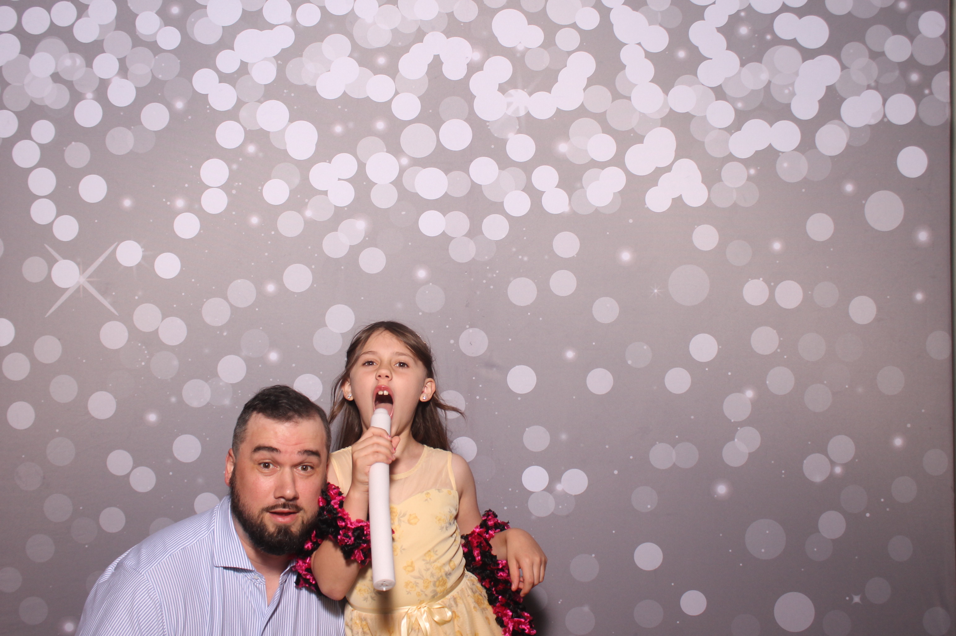 Mariemount Father Daughter Dance | View more photos from the event at gallery.photoboothcincy.com/u/PhotoBoothCincy/Mariemount-Father-Daughter-Dance-1