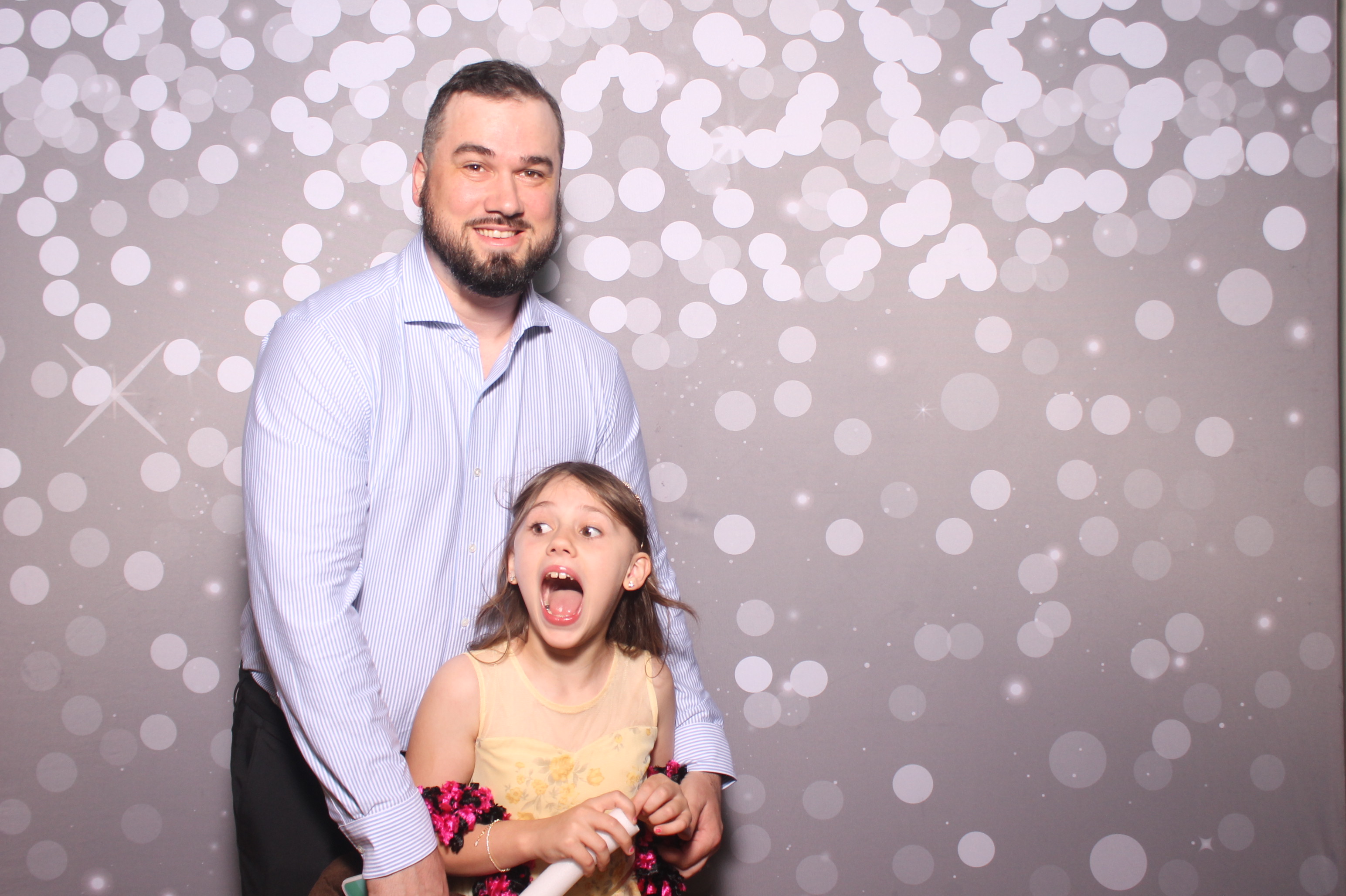 Mariemount Father Daughter Dance | View more photos from the event at gallery.photoboothcincy.com/u/PhotoBoothCincy/Mariemount-Father-Daughter-Dance-1