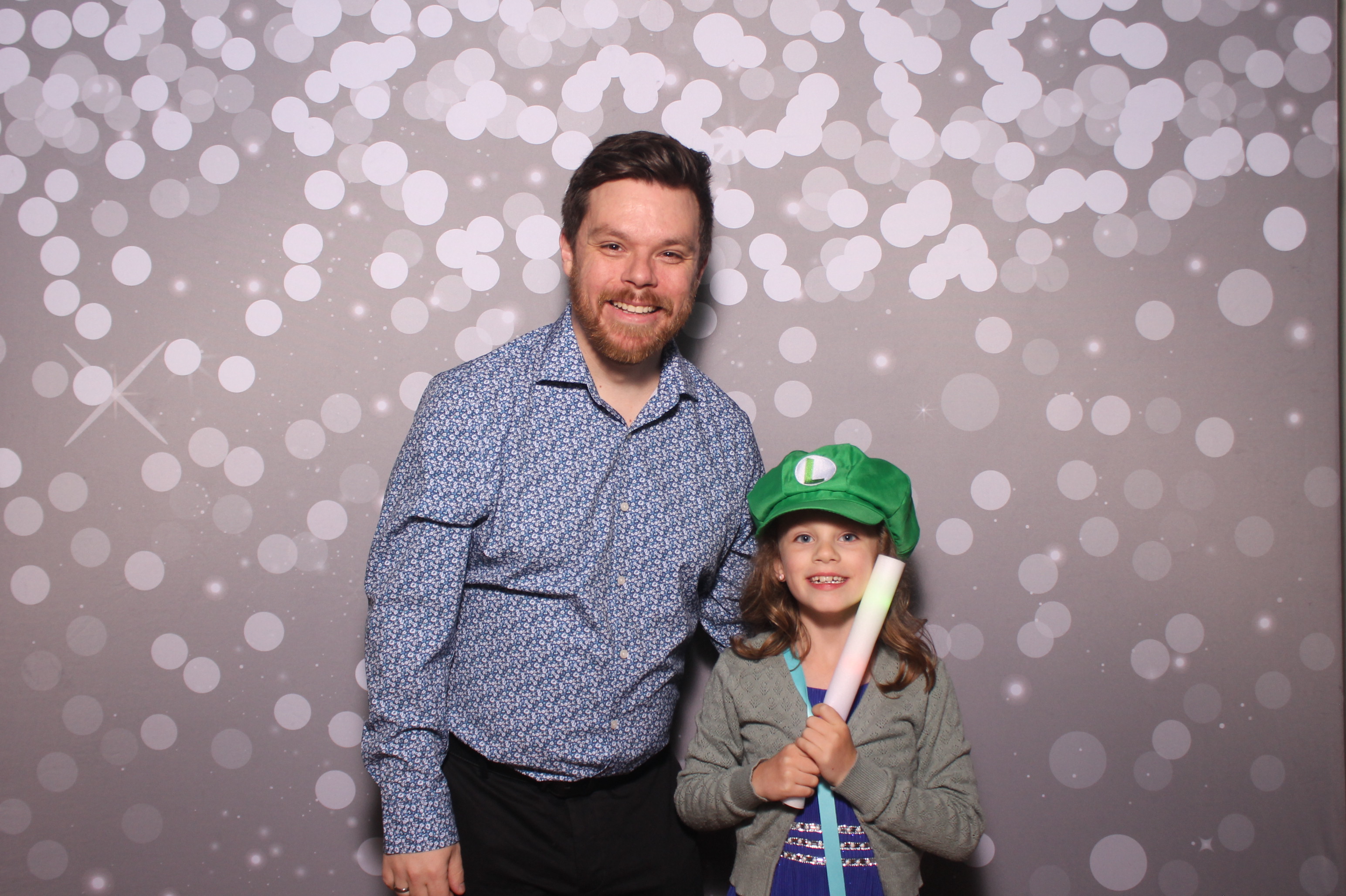 Mariemount Father Daughter Dance | View more photos from the event at gallery.photoboothcincy.com/u/PhotoBoothCincy/Mariemount-Father-Daughter-Dance-1