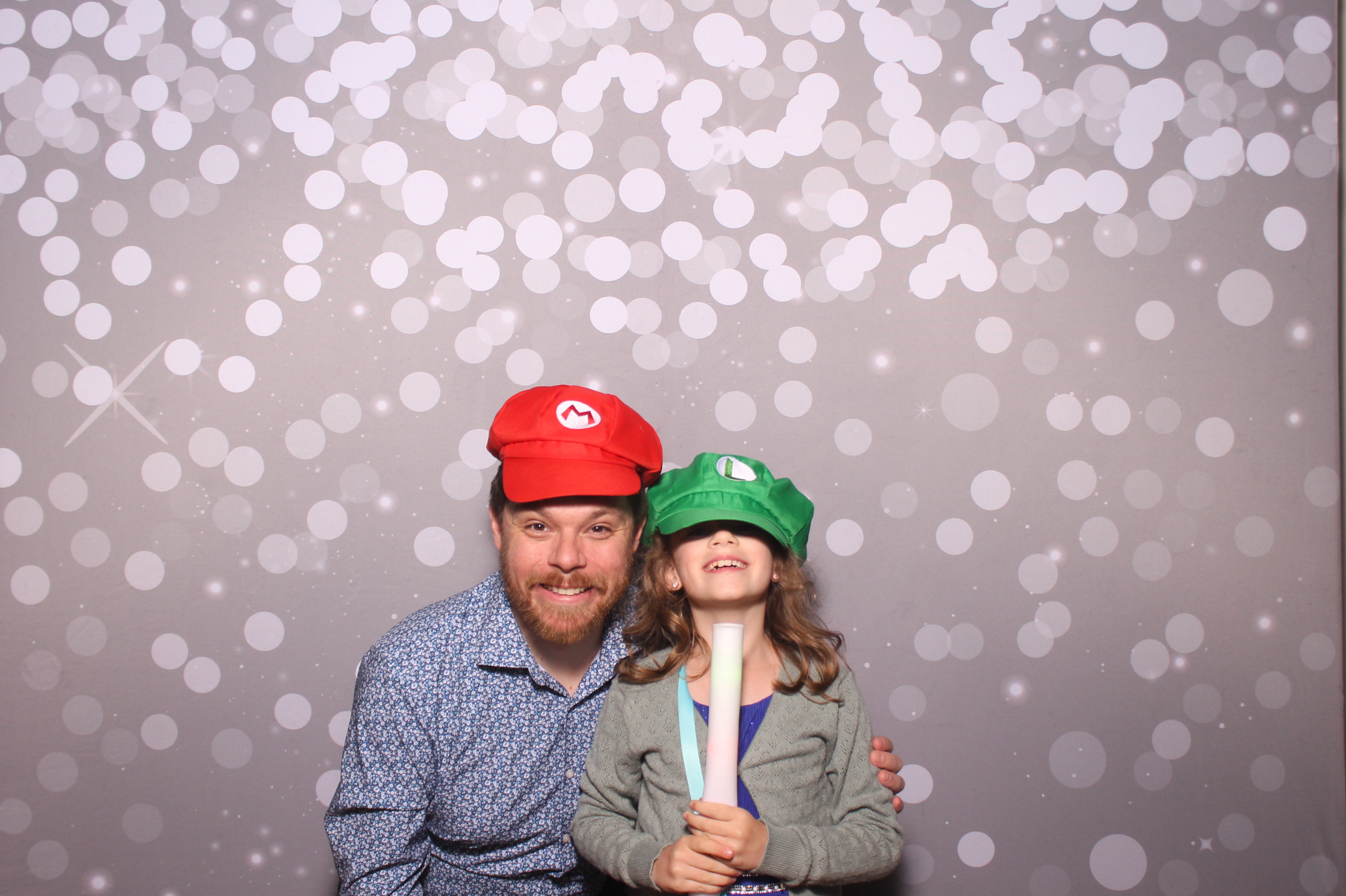 Mariemount Father Daughter Dance | View more photos from the event at gallery.photoboothcincy.com/u/PhotoBoothCincy/Mariemount-Father-Daughter-Dance-1