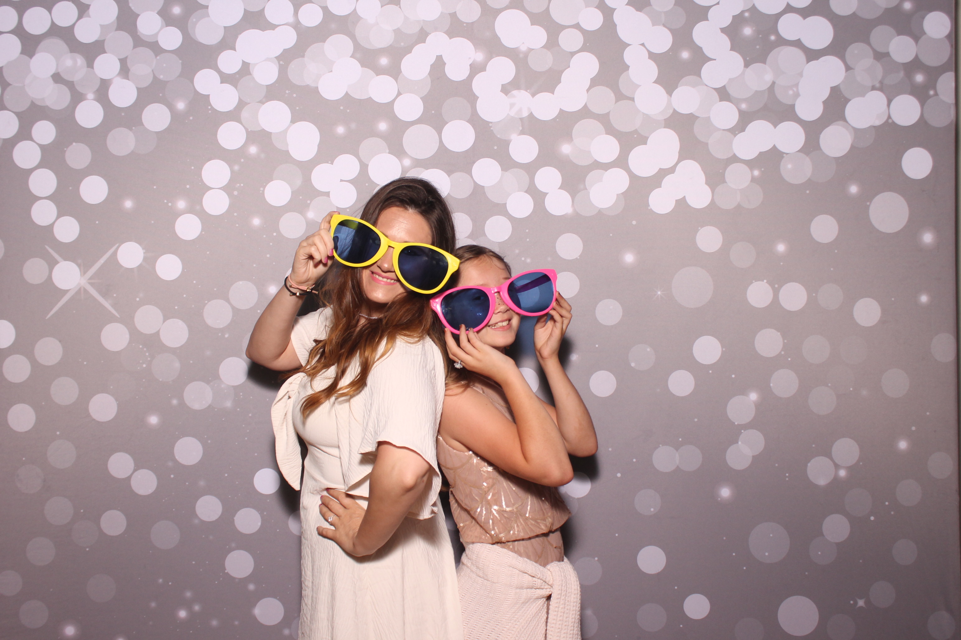 Mariemount Father Daughter Dance | View more photos from the event at gallery.photoboothcincy.com/u/PhotoBoothCincy/Mariemount-Father-Daughter-Dance-1