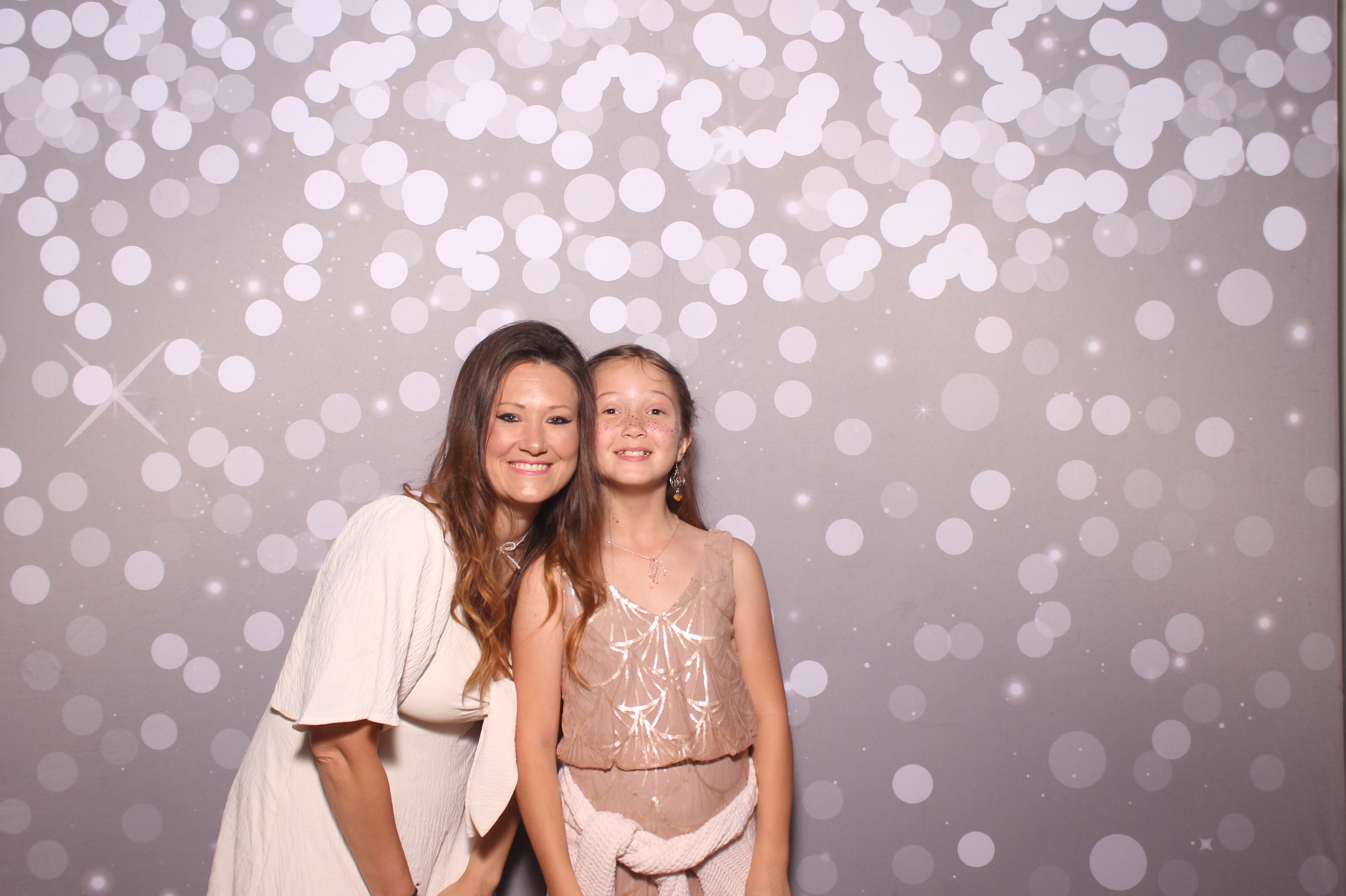 Mariemount Father Daughter Dance | View more photos from the event at gallery.photoboothcincy.com/u/PhotoBoothCincy/Mariemount-Father-Daughter-Dance-1