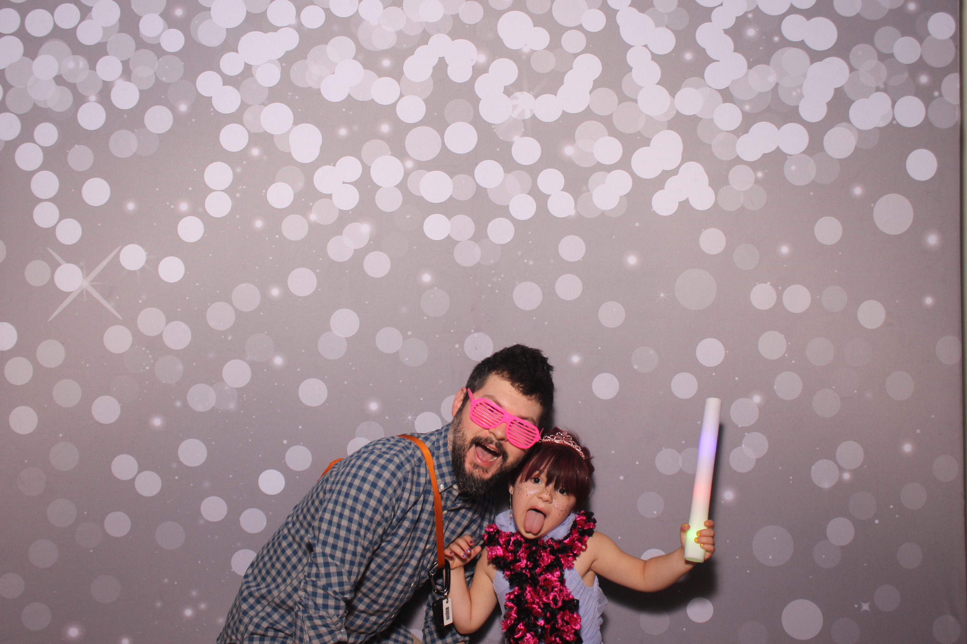 Mariemount Father Daughter Dance | View more photos from the event at gallery.photoboothcincy.com/u/PhotoBoothCincy/Mariemount-Father-Daughter-Dance-1