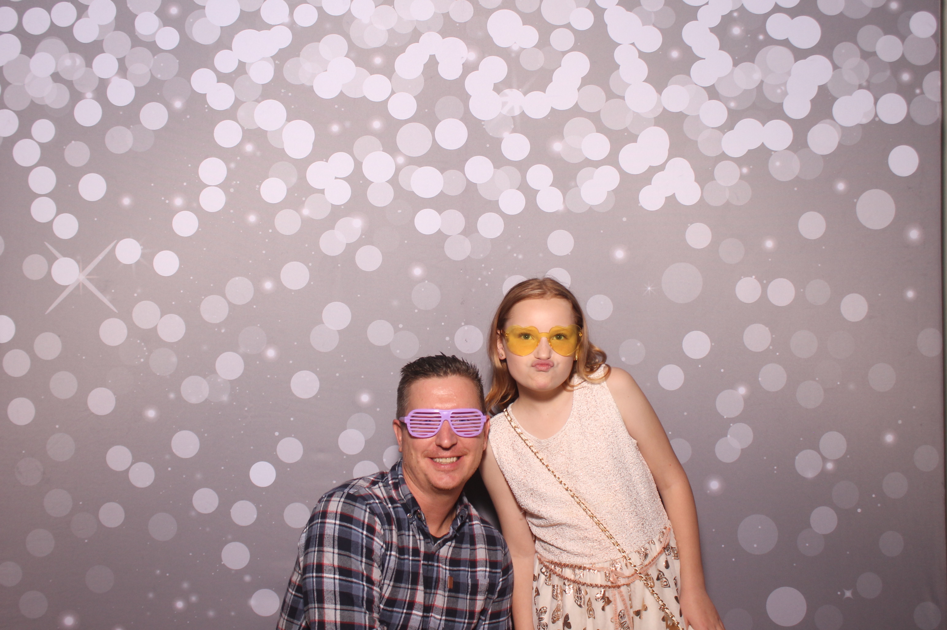 Mariemount Father Daughter Dance | View more photos from the event at gallery.photoboothcincy.com/u/PhotoBoothCincy/Mariemount-Father-Daughter-Dance-1